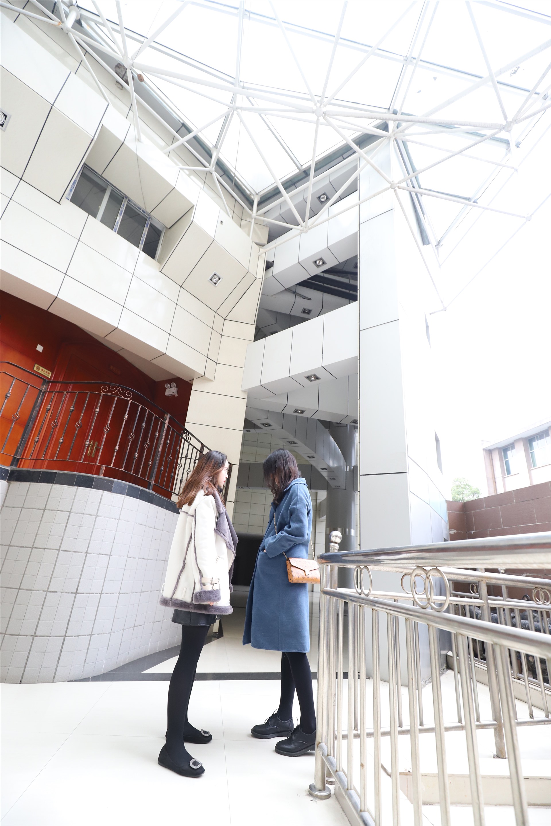 《双人丝袜の裸足脚丫》作品图