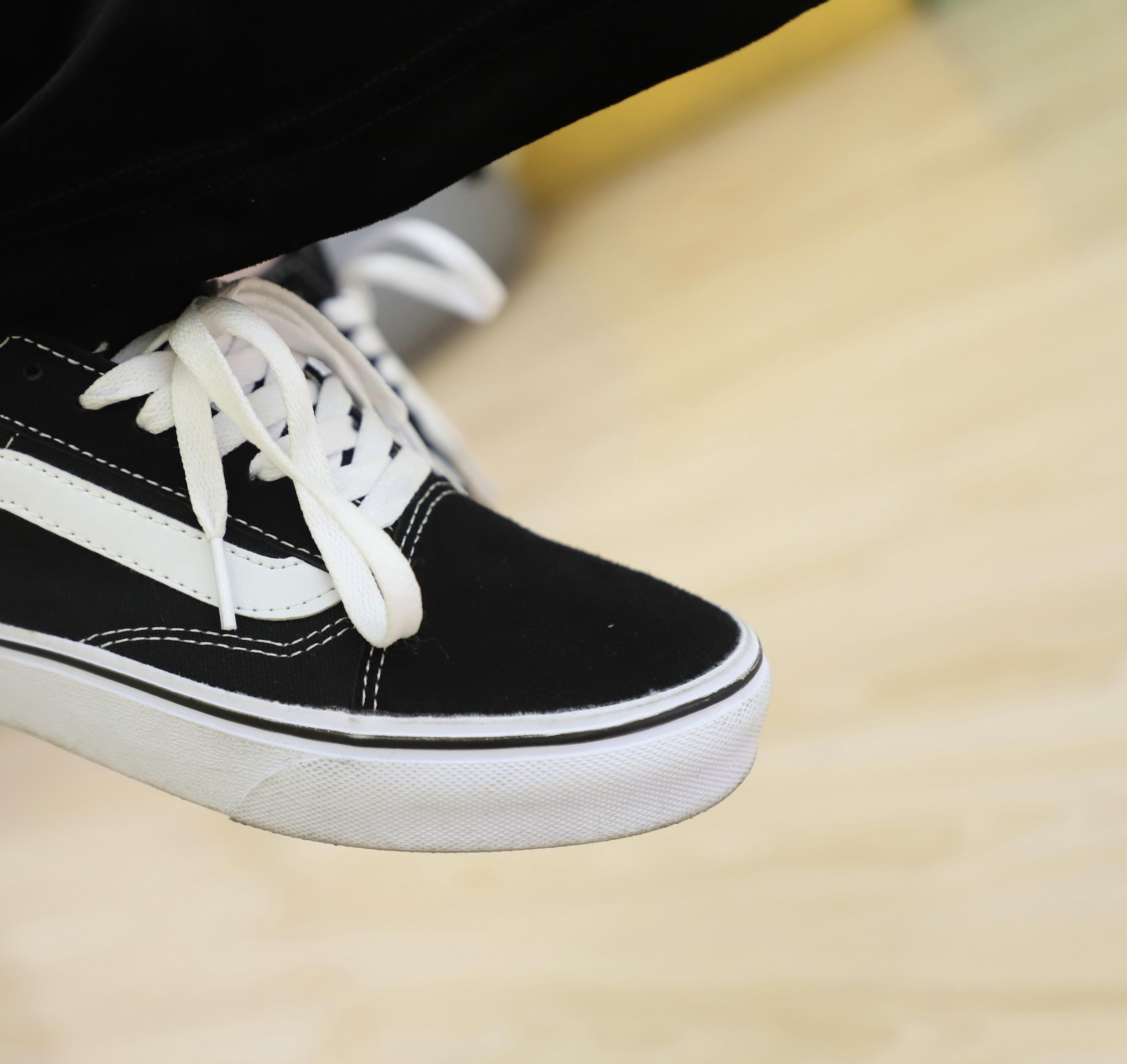 《黑色休闲装の布鞋棉袜脚》作品图