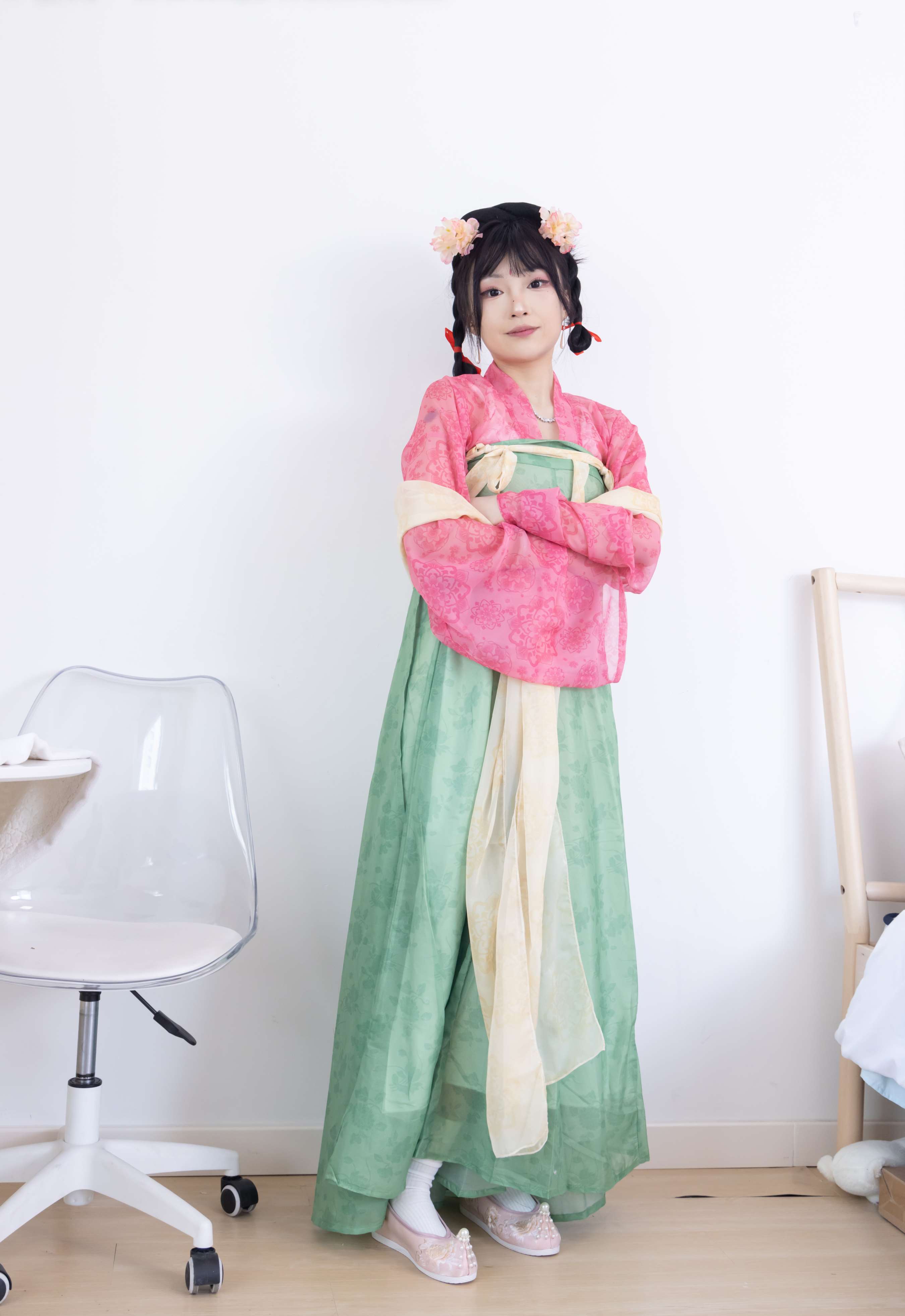 《嘟嘟-布鞋、白棉袜、古装、半脱袜子》作品图