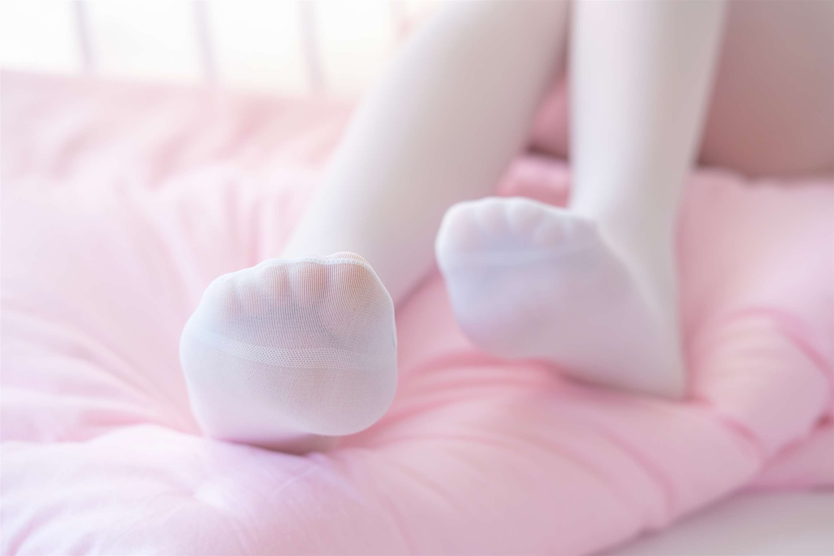 《粉色主题の白丝脚丫+视频1个》作品图