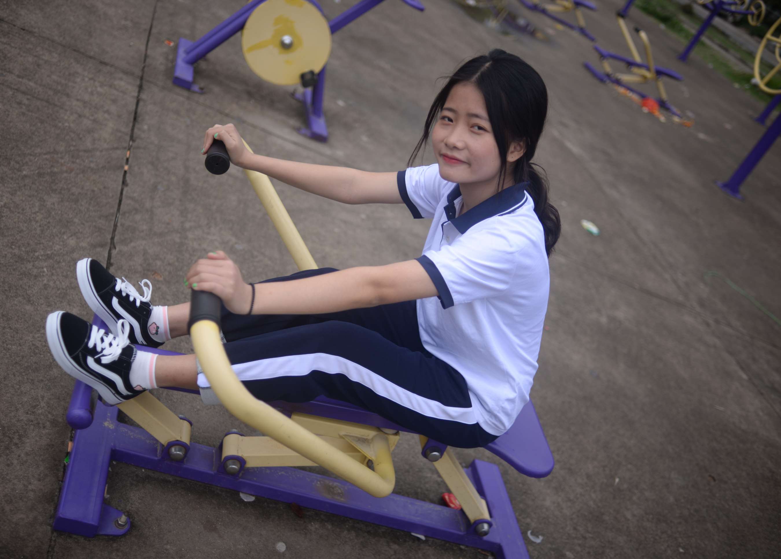 《周子琪少女 夜雨初停的早晨》作品图