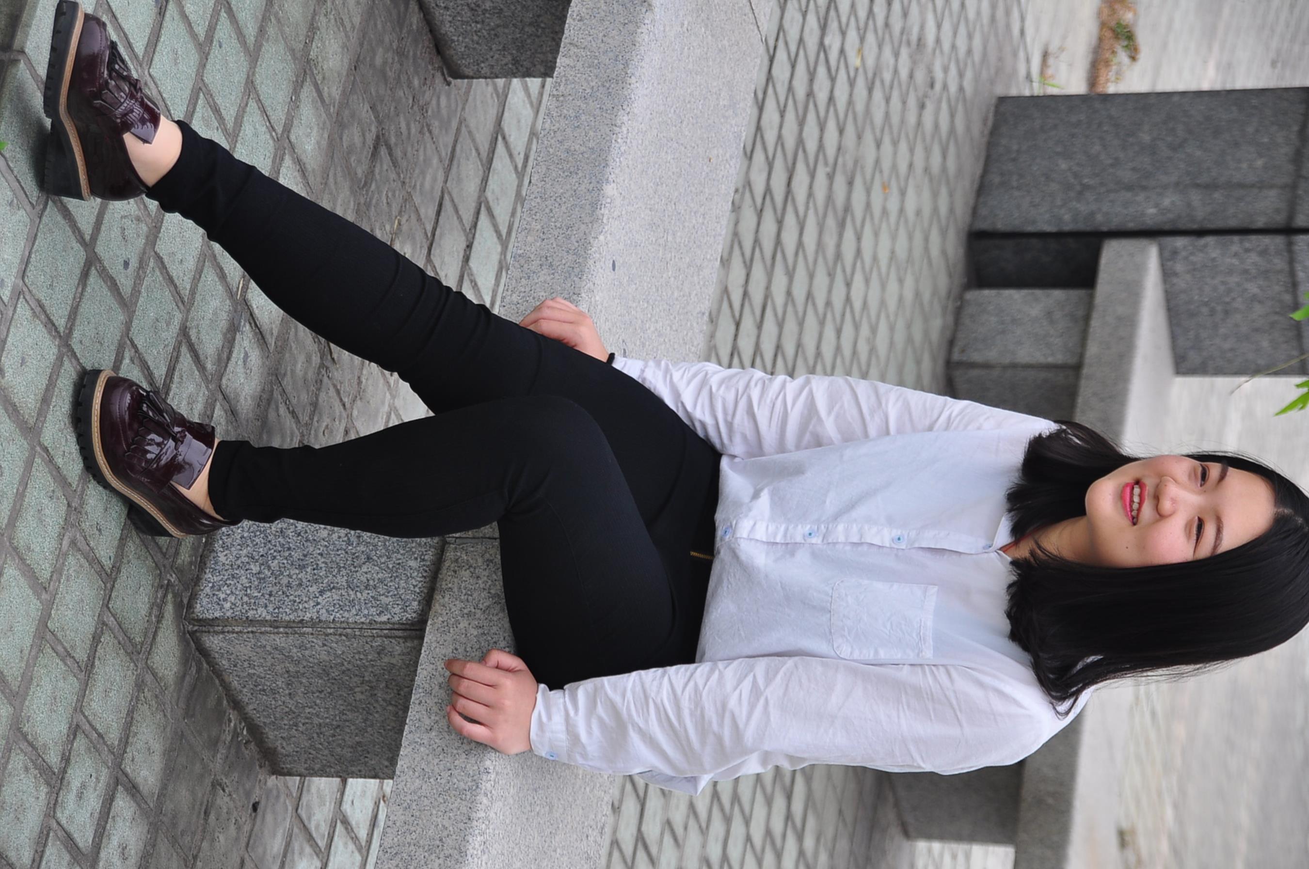 《校园甜美型师妹展短丝》作品图