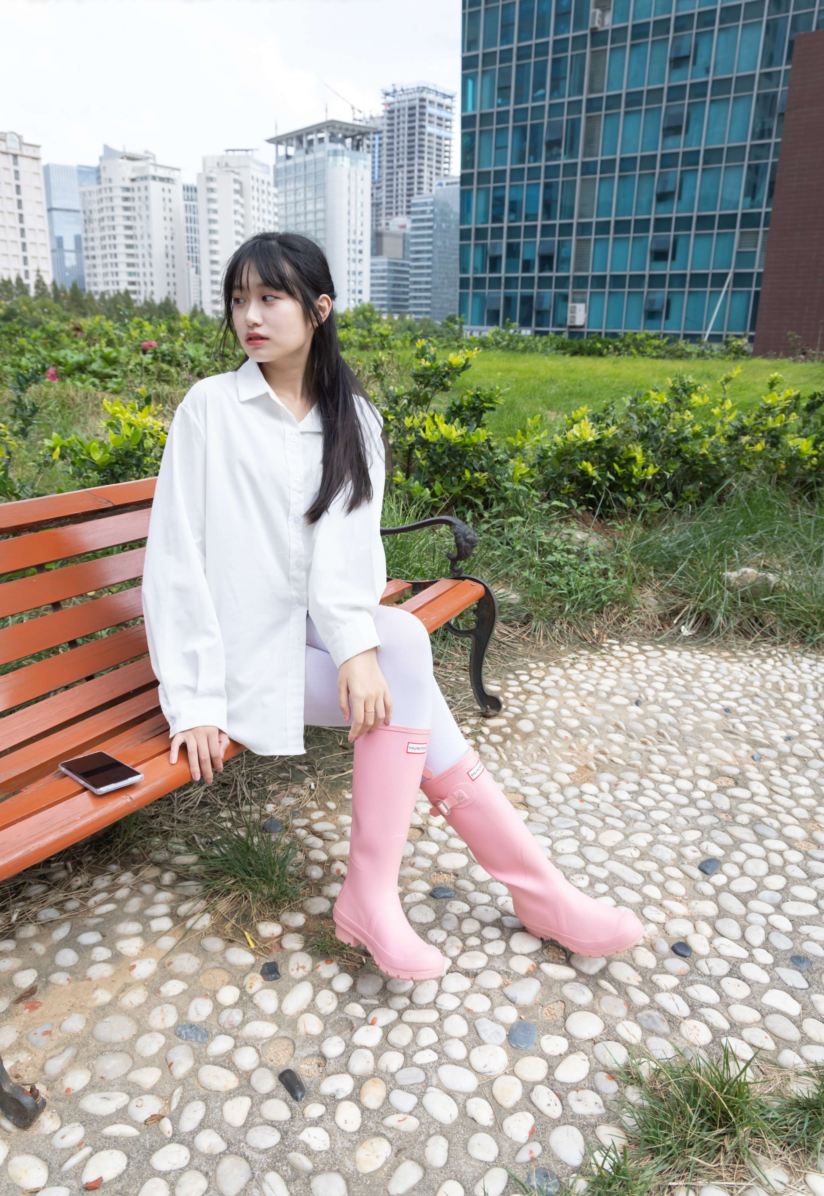 《小敏雨靴の白丝袜》作品图