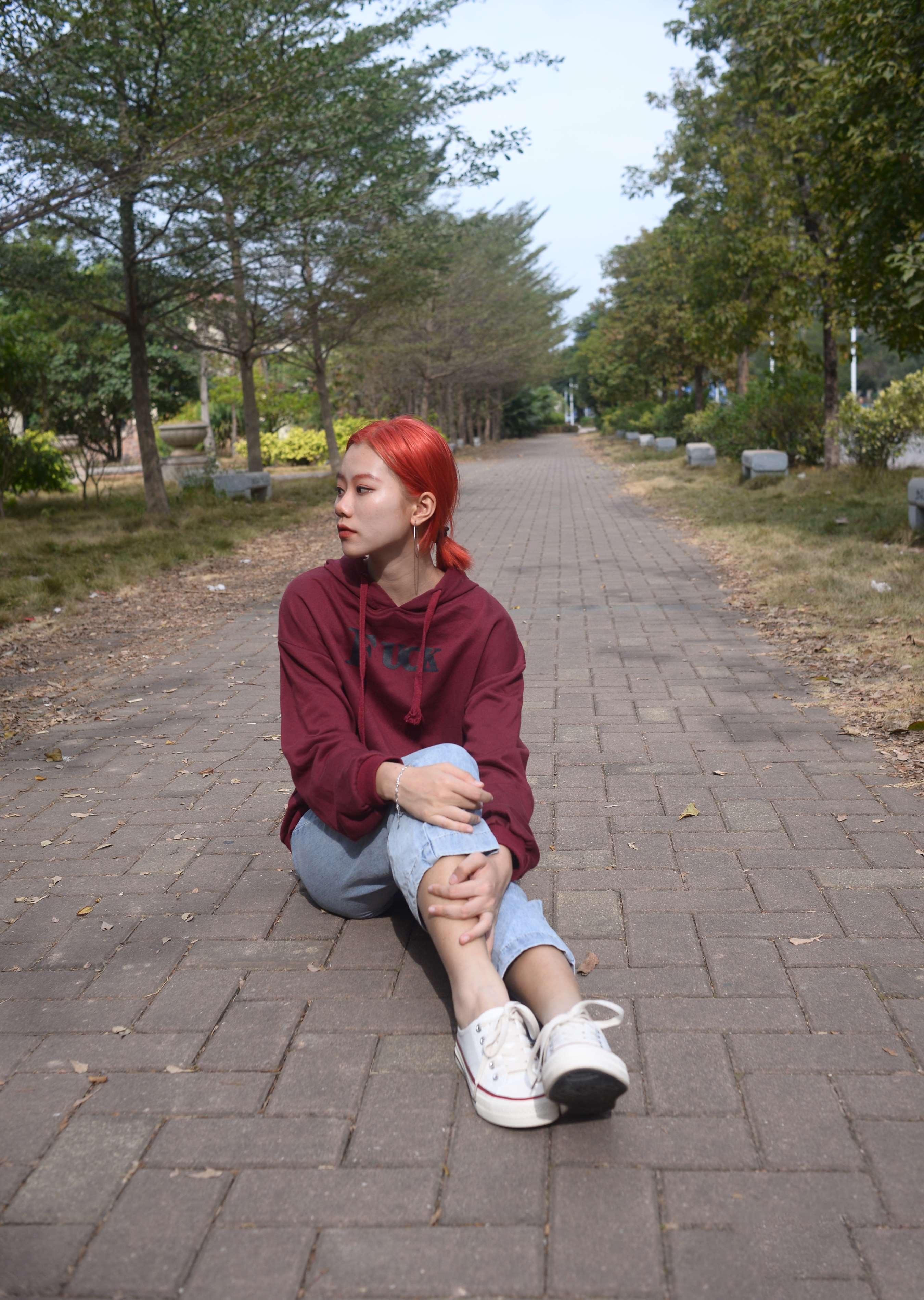 《彤彤 尘埃里的花朵》作品图