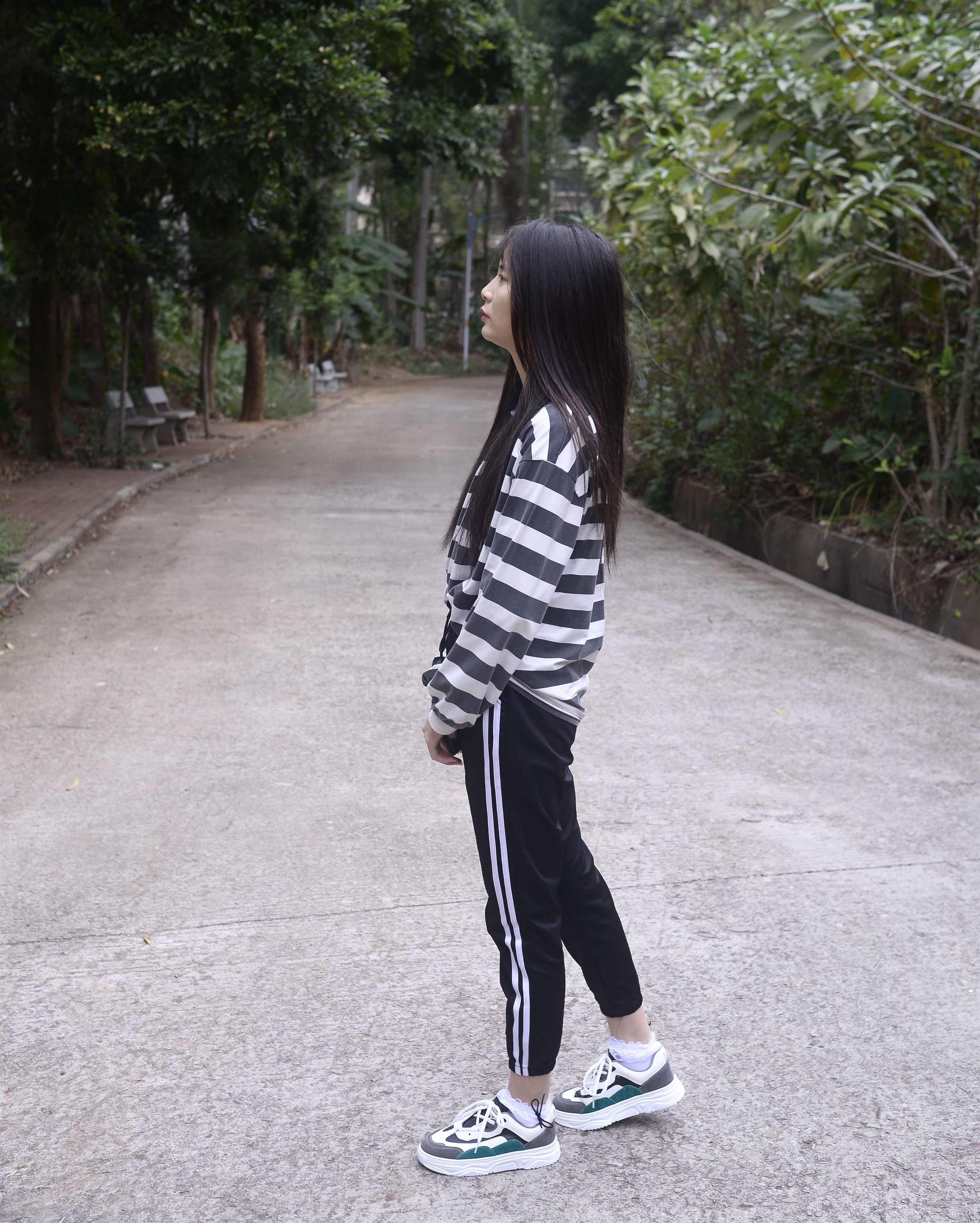 《高中生的公主袜脚+视频1个》作品图