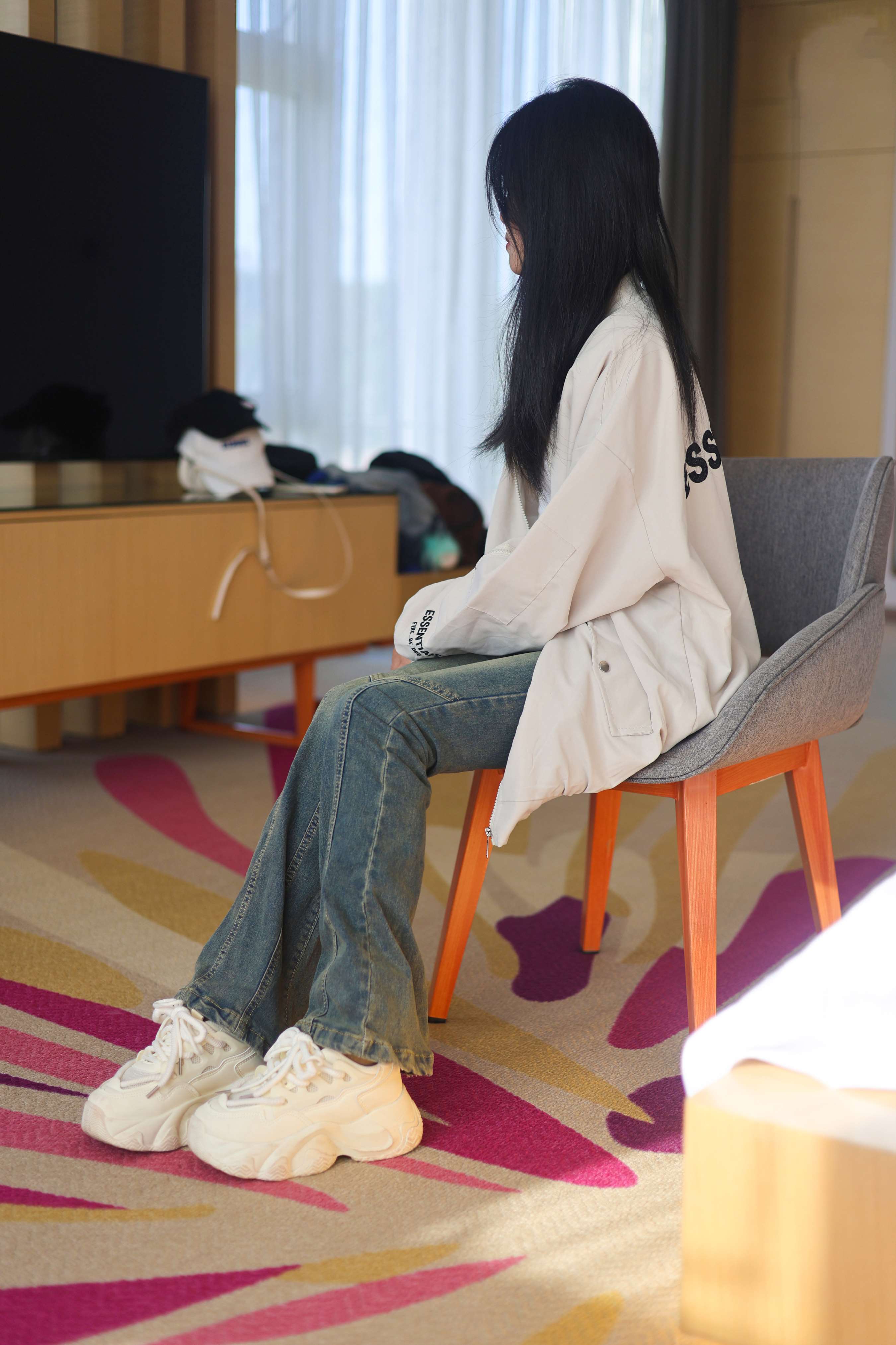 《牛仔少女咖色袜の裸足》作品图