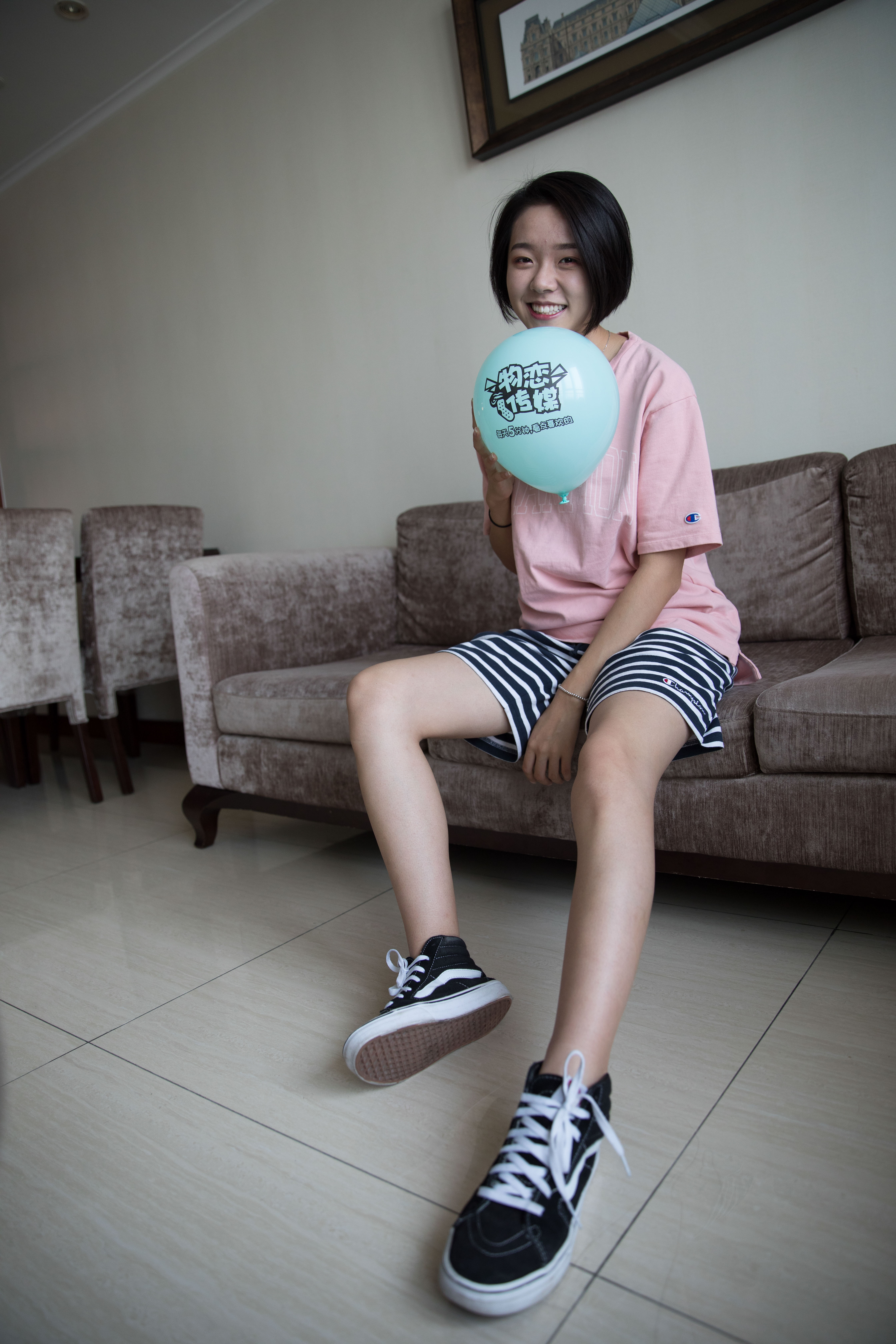 《爱笑的小女生+视频一部》作品图