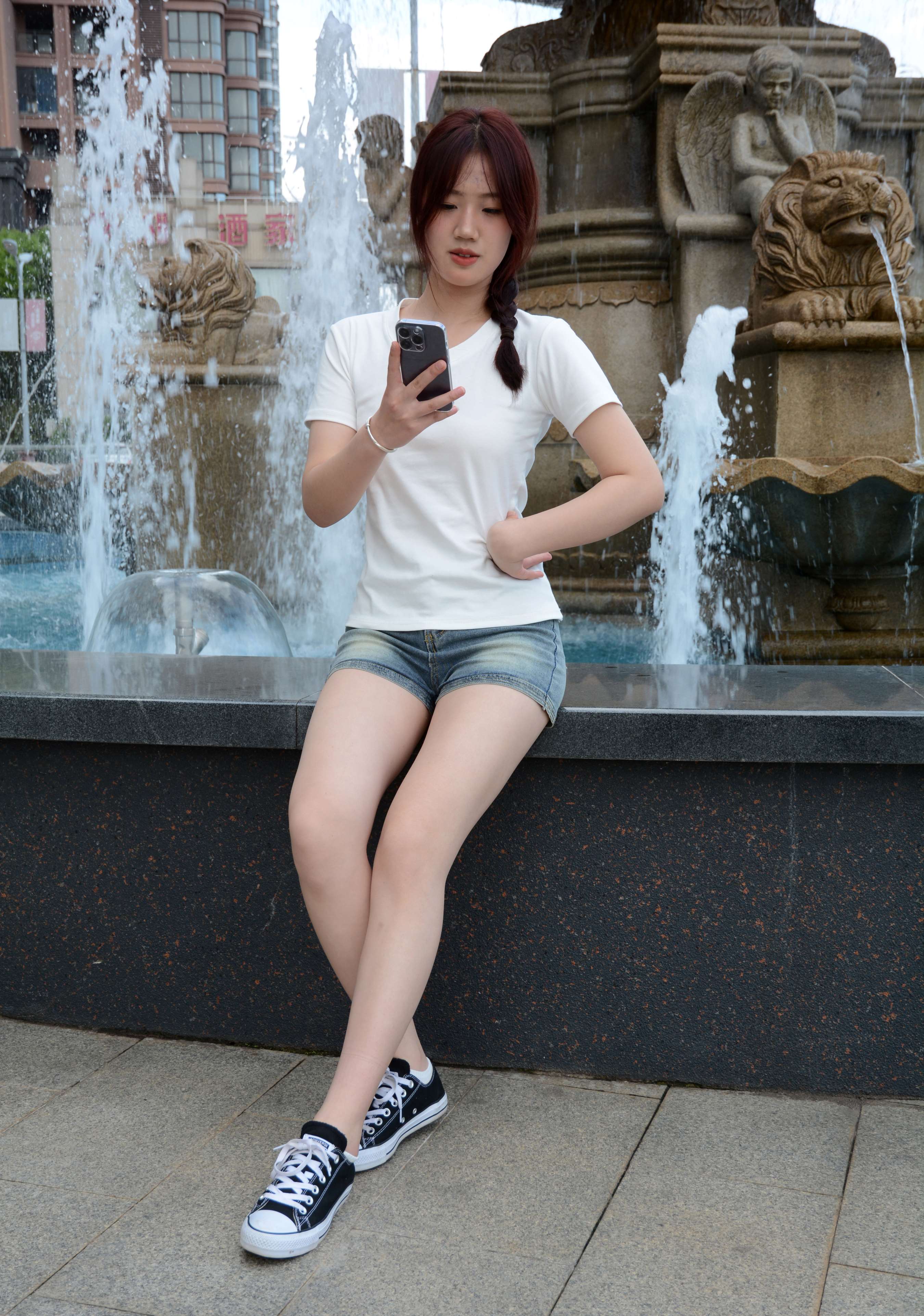 《菲菲 记忆中的帆布鞋》作品图