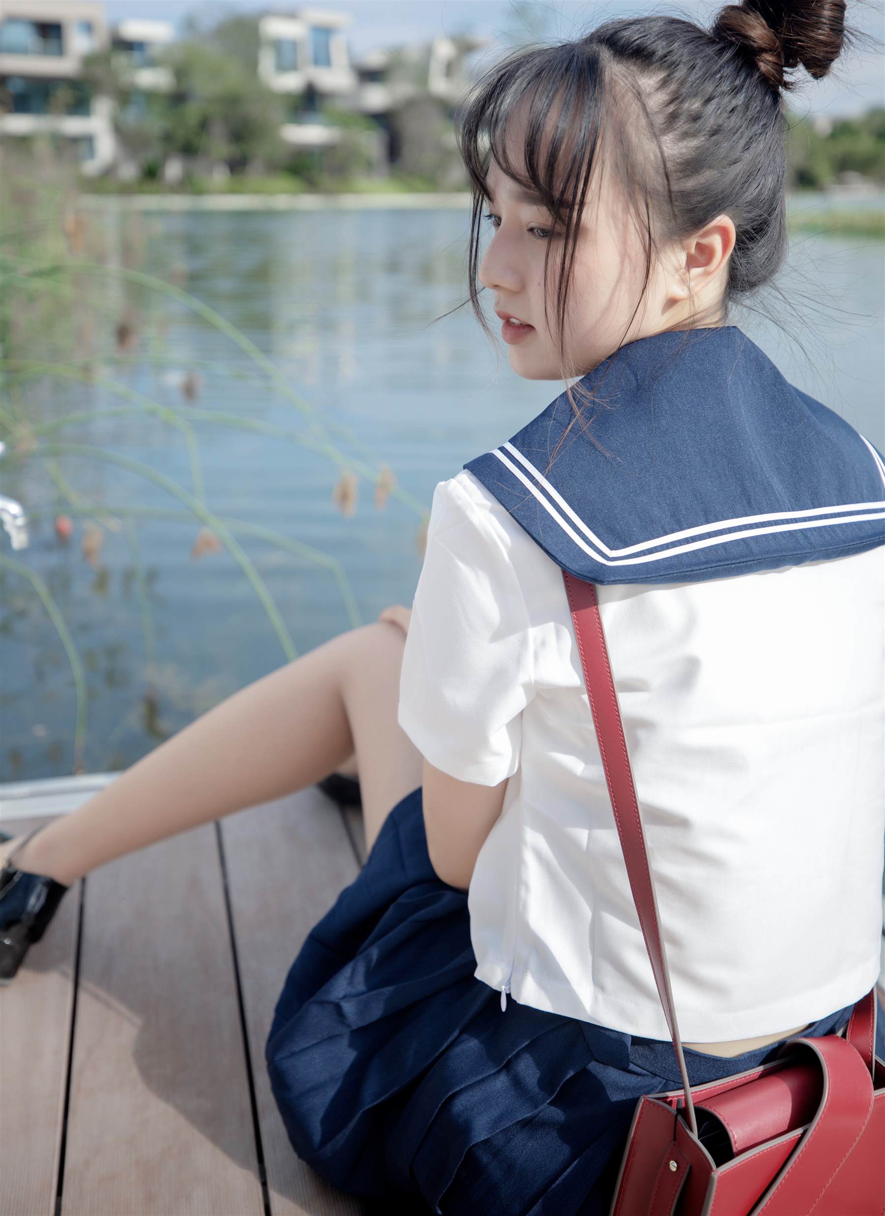 《水手制服肉丝脚丫》作品图