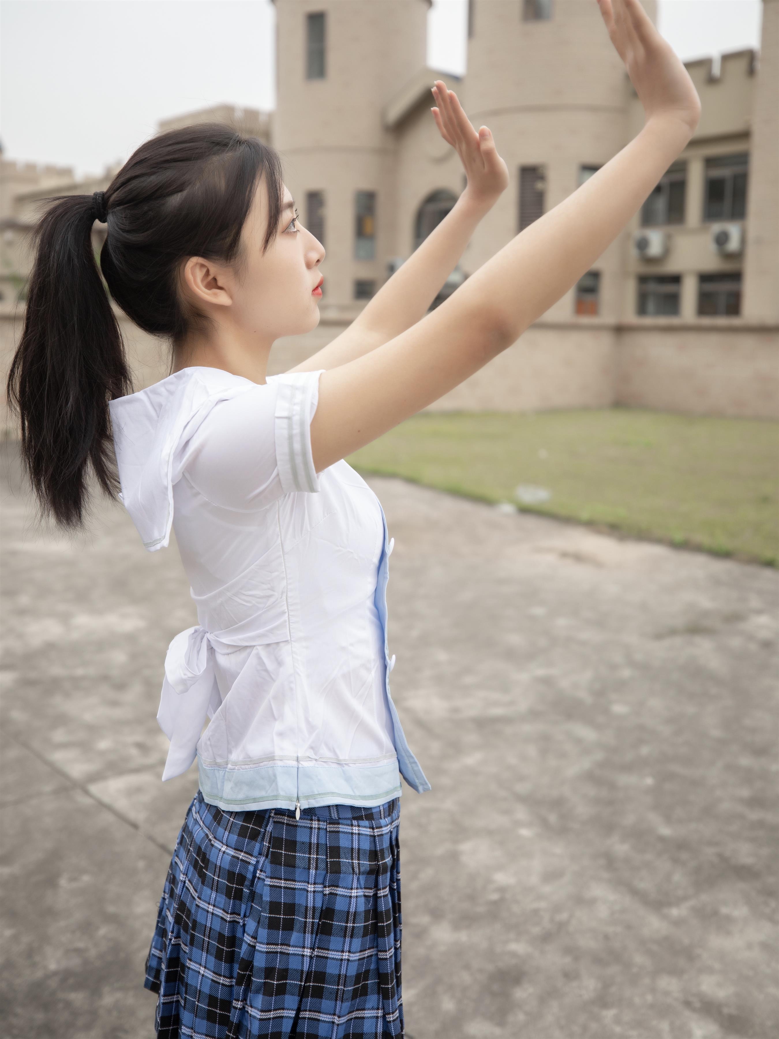 《高帮鞋の丝袜脚丫+视频1个》作品图