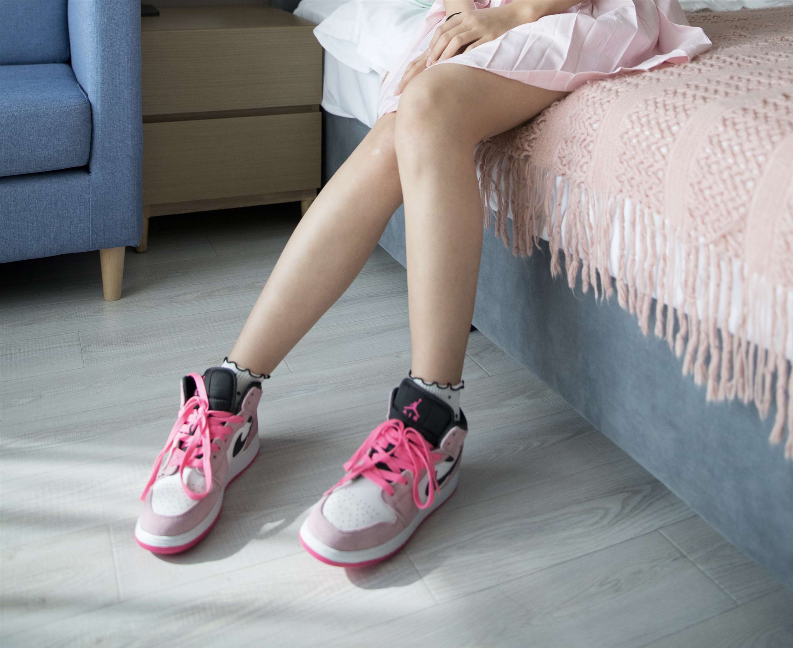 《球鞋の斑点袜【套图+视频1个】》作品图