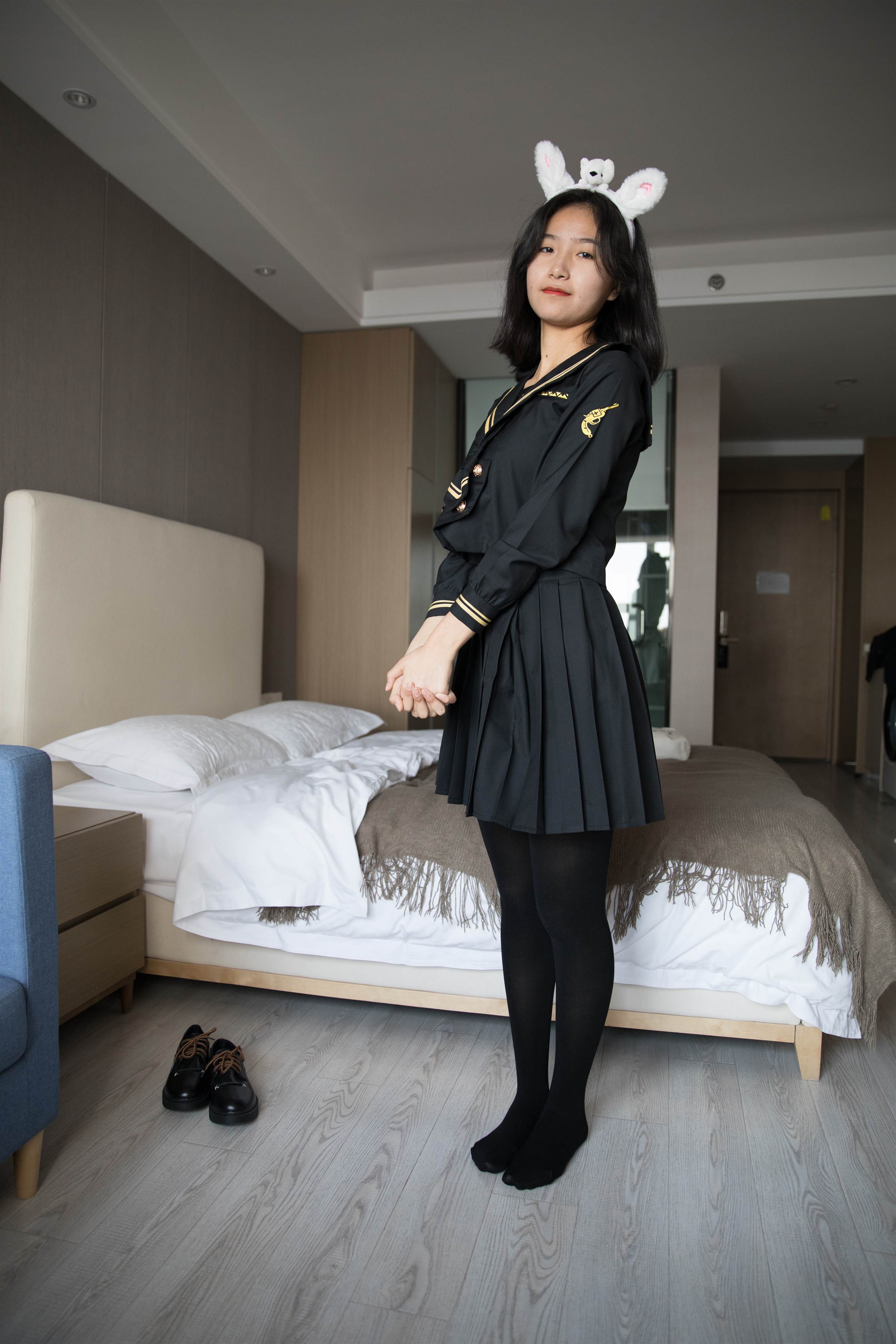 《学院风日系jk制服の黑丝脚丫》作品图