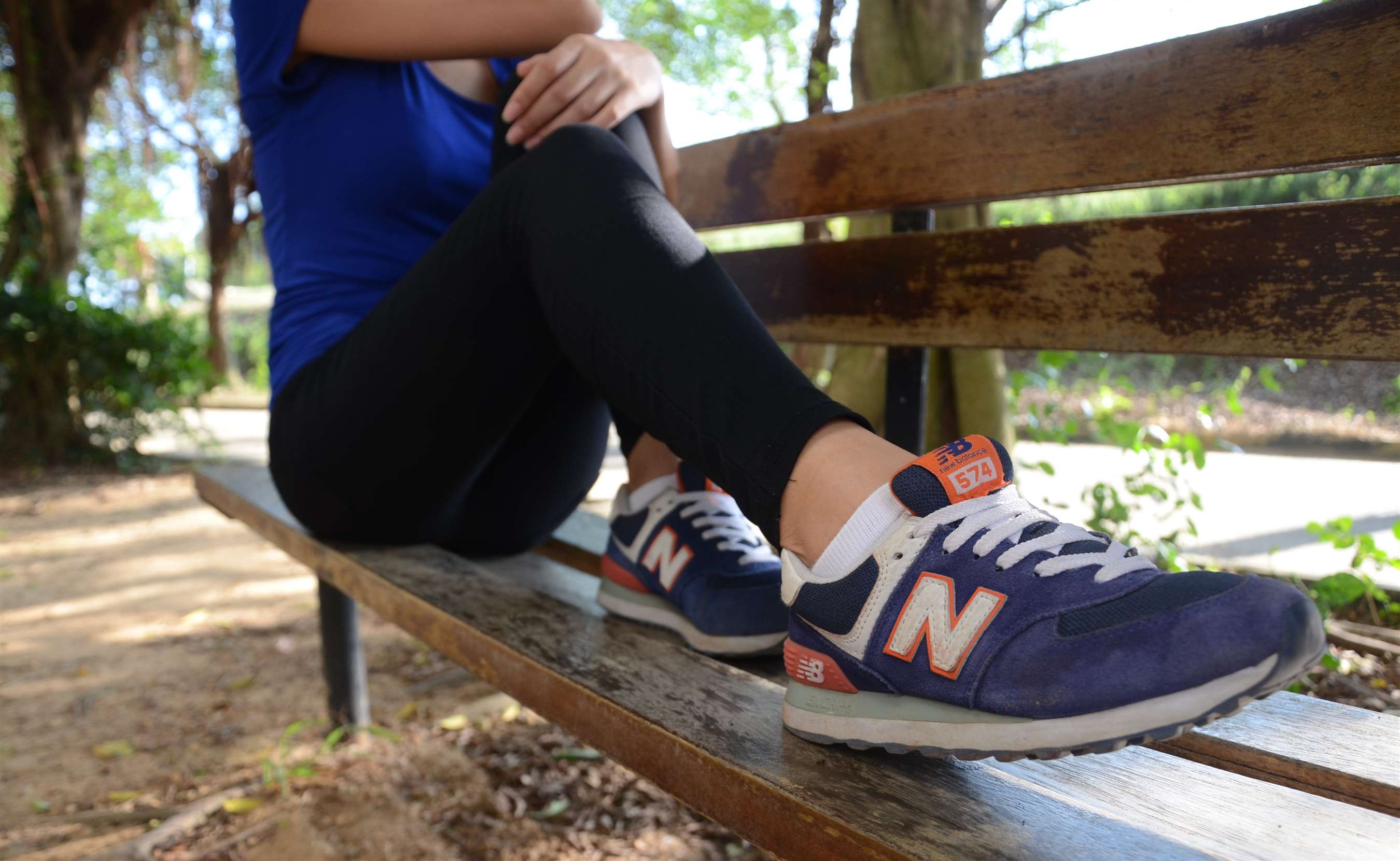 《N字鞋の白棉袜脚》作品图