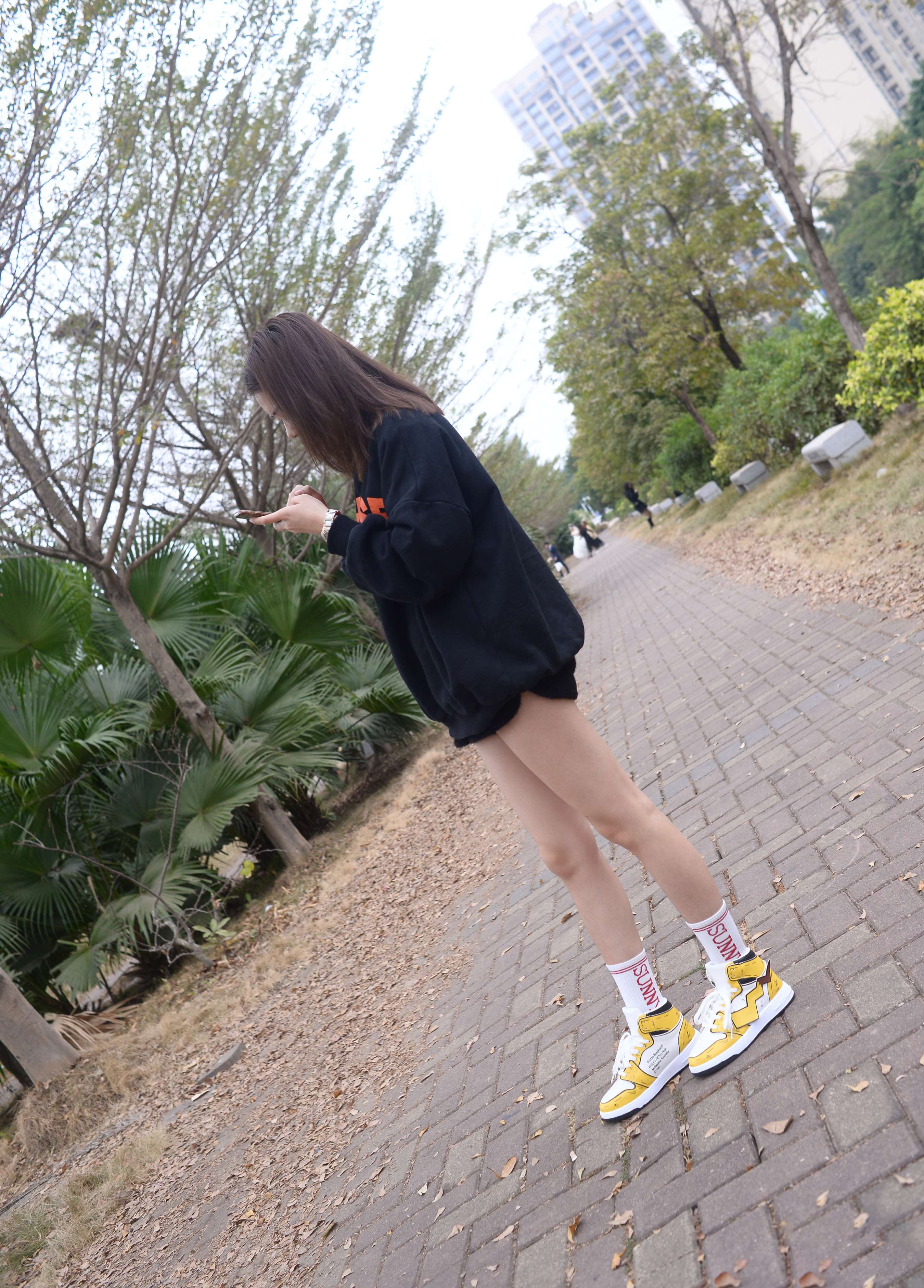 《阿雅少女 人间美满》作品图