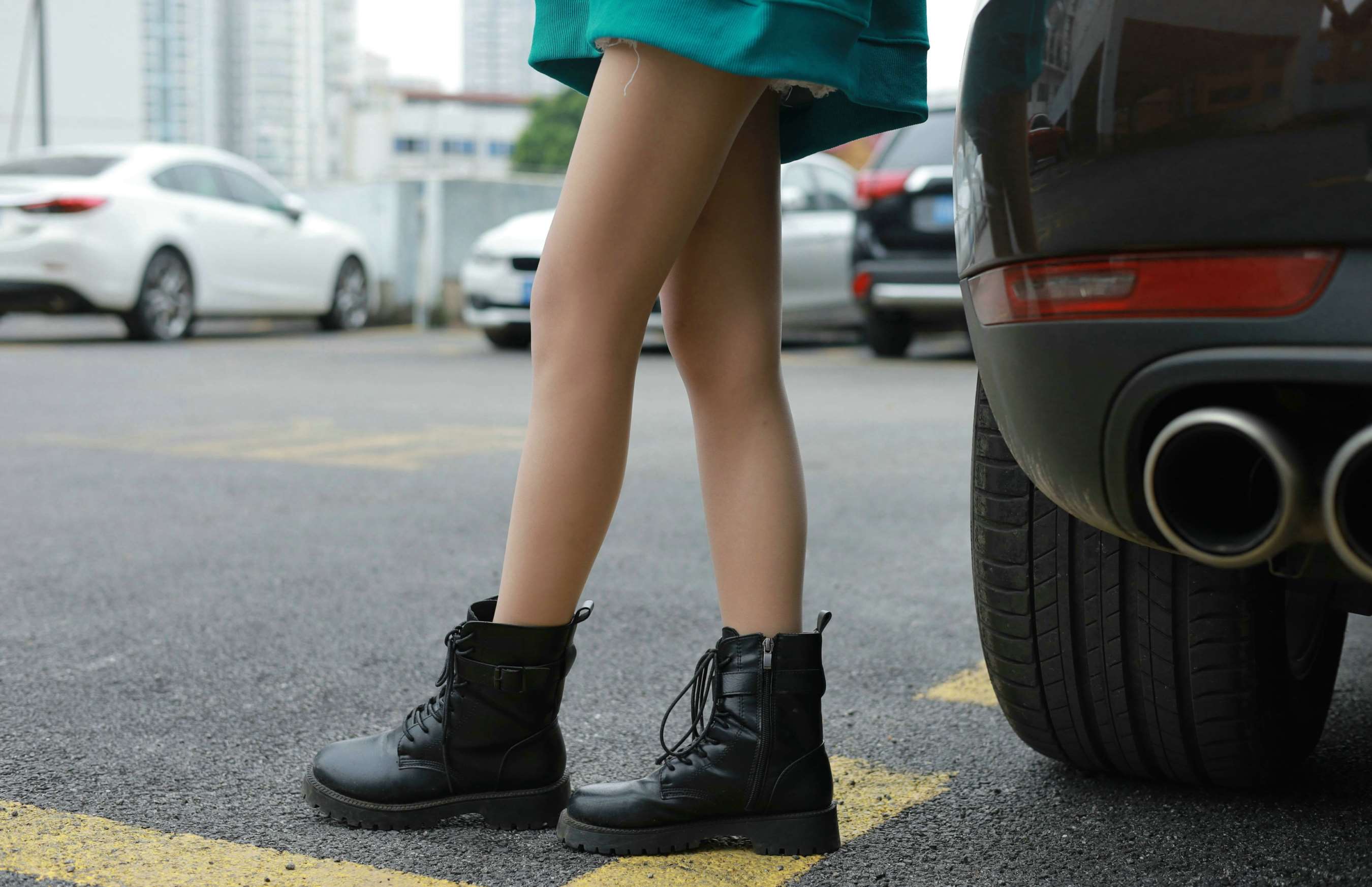 《美子《停车场邂逅》》作品图