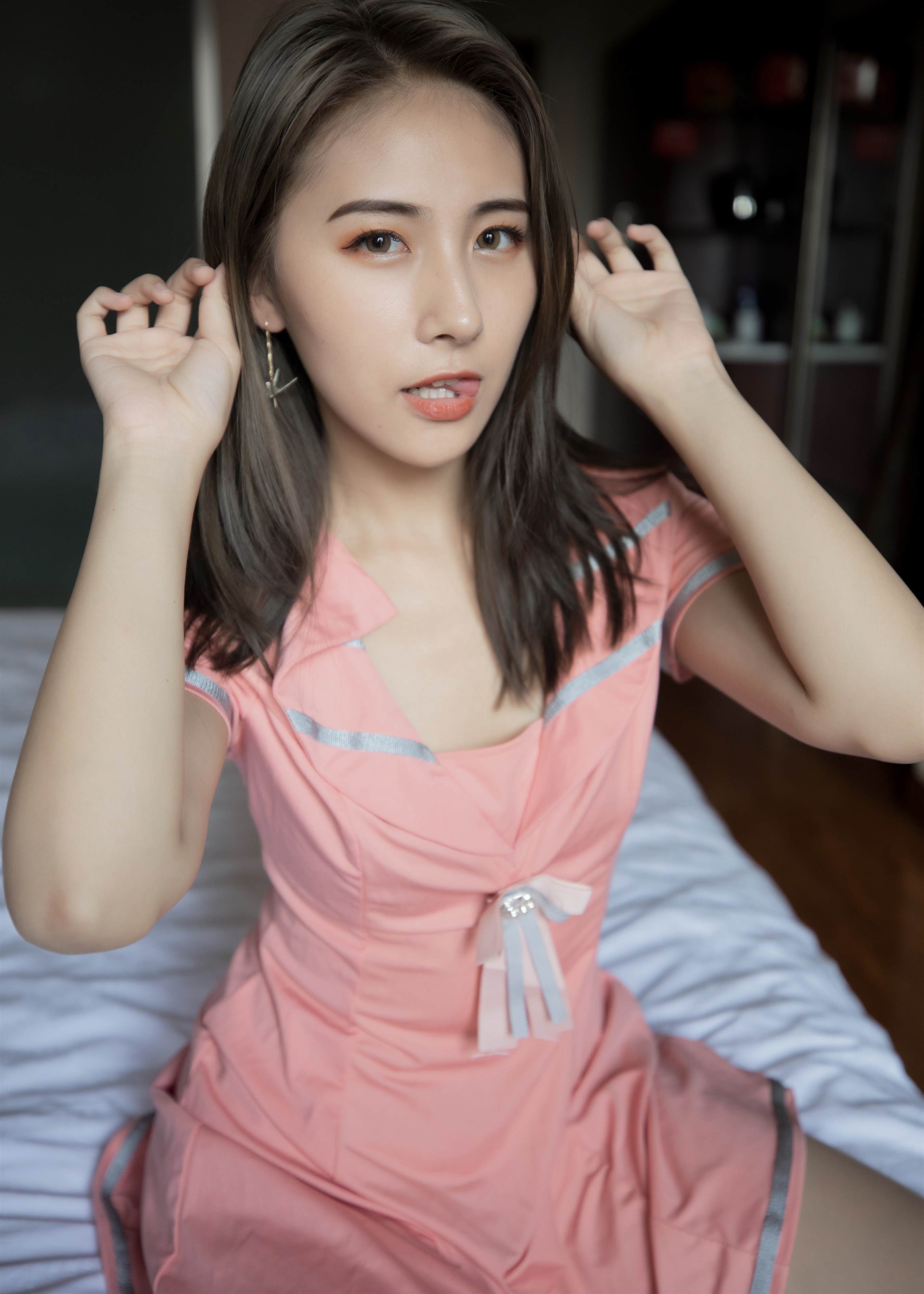 《夜场连衣裙の肉丝脚丫+视频1个》作品图