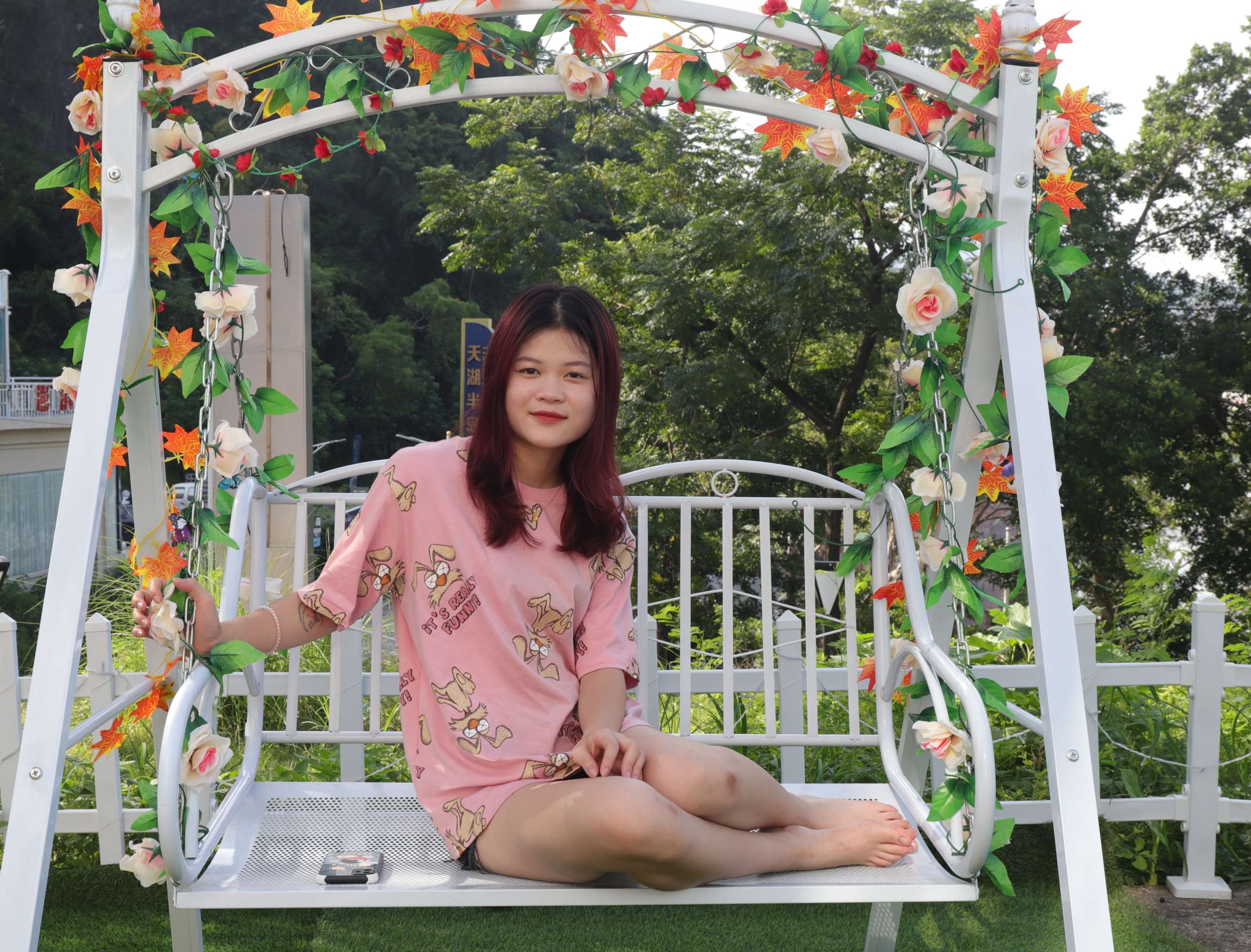 《小金师妹的白嫩脚丫回来了》作品图