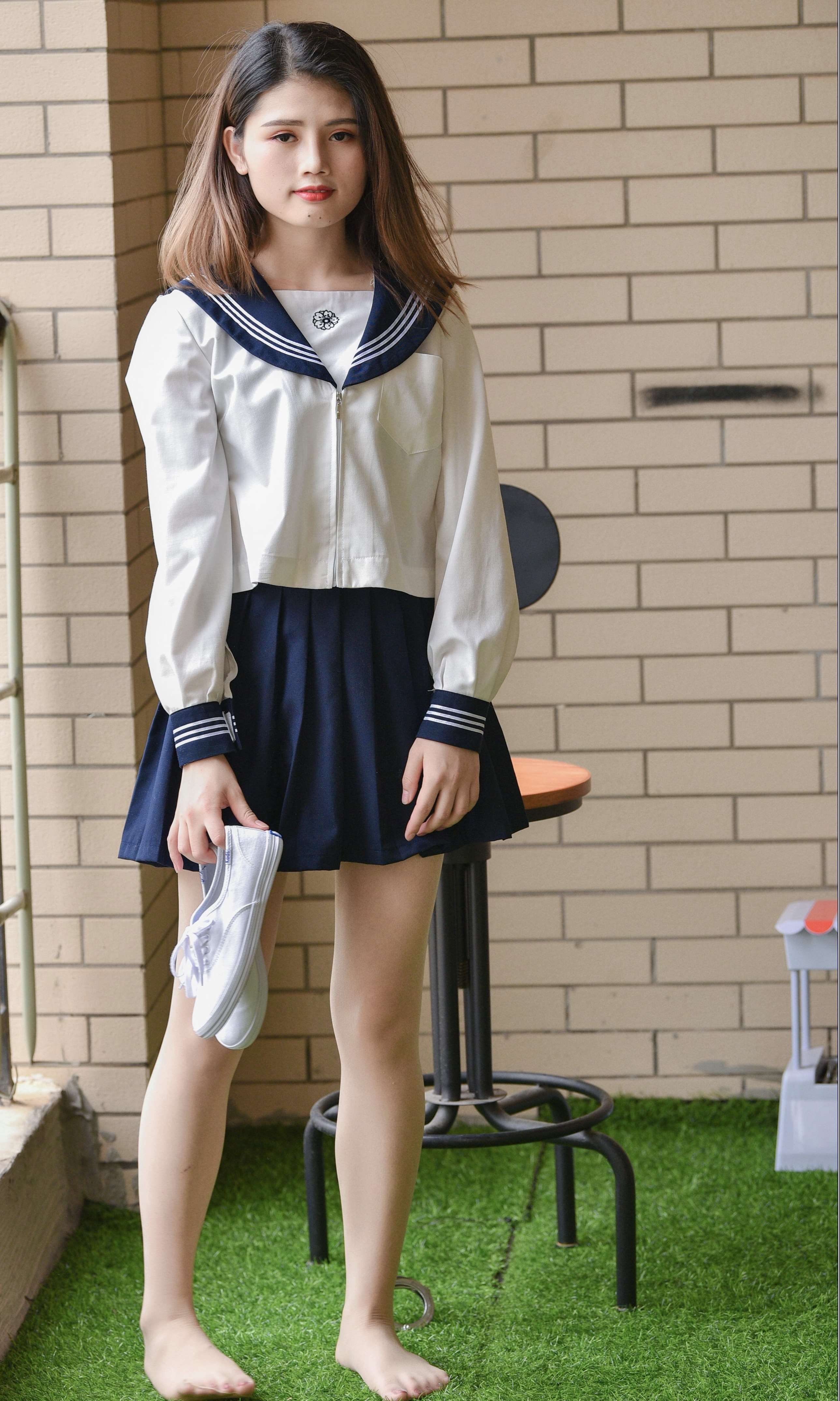 《JK水手制服の布鞋丝脚丫》作品图