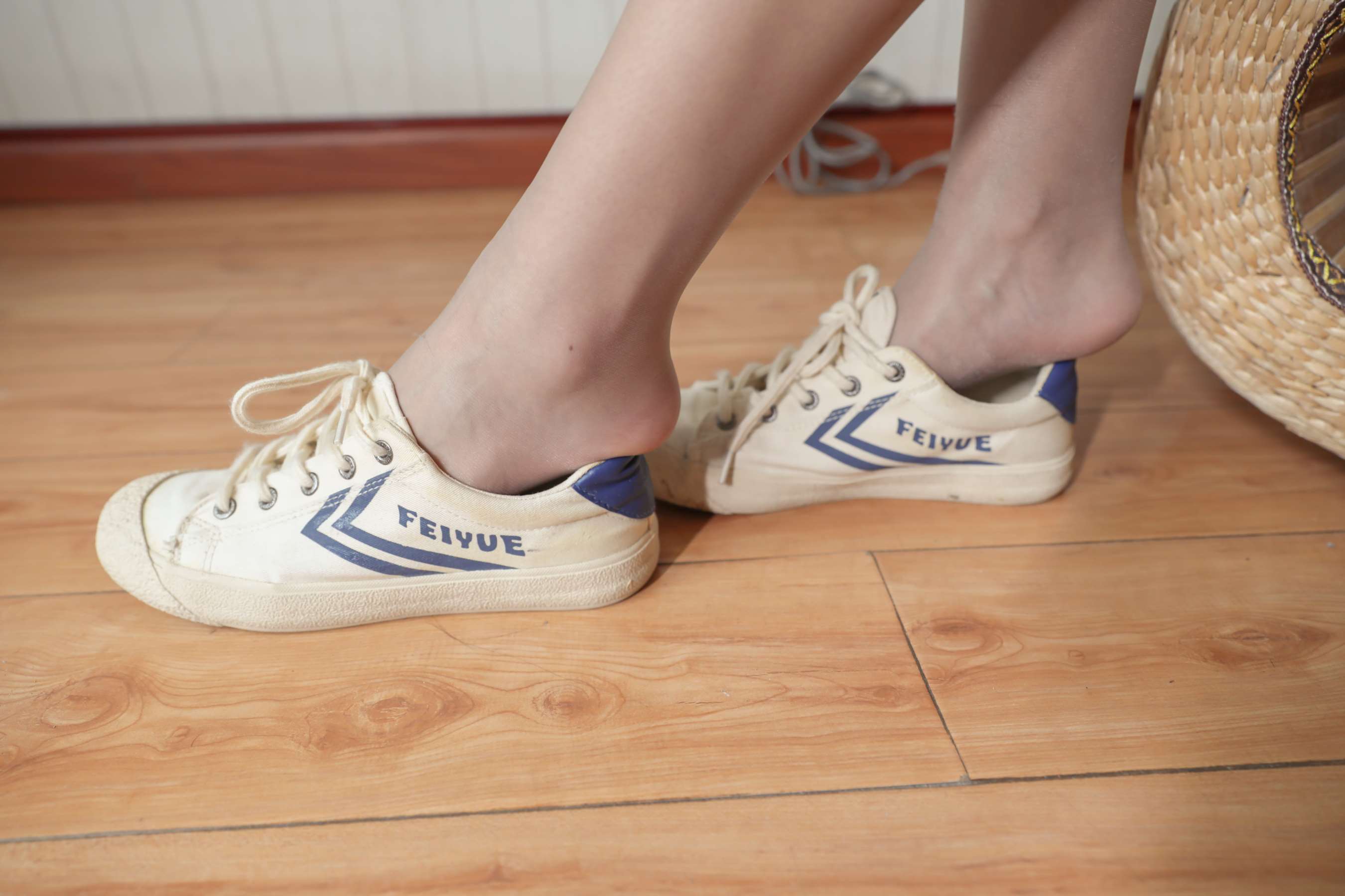 《小美丝足》作品图