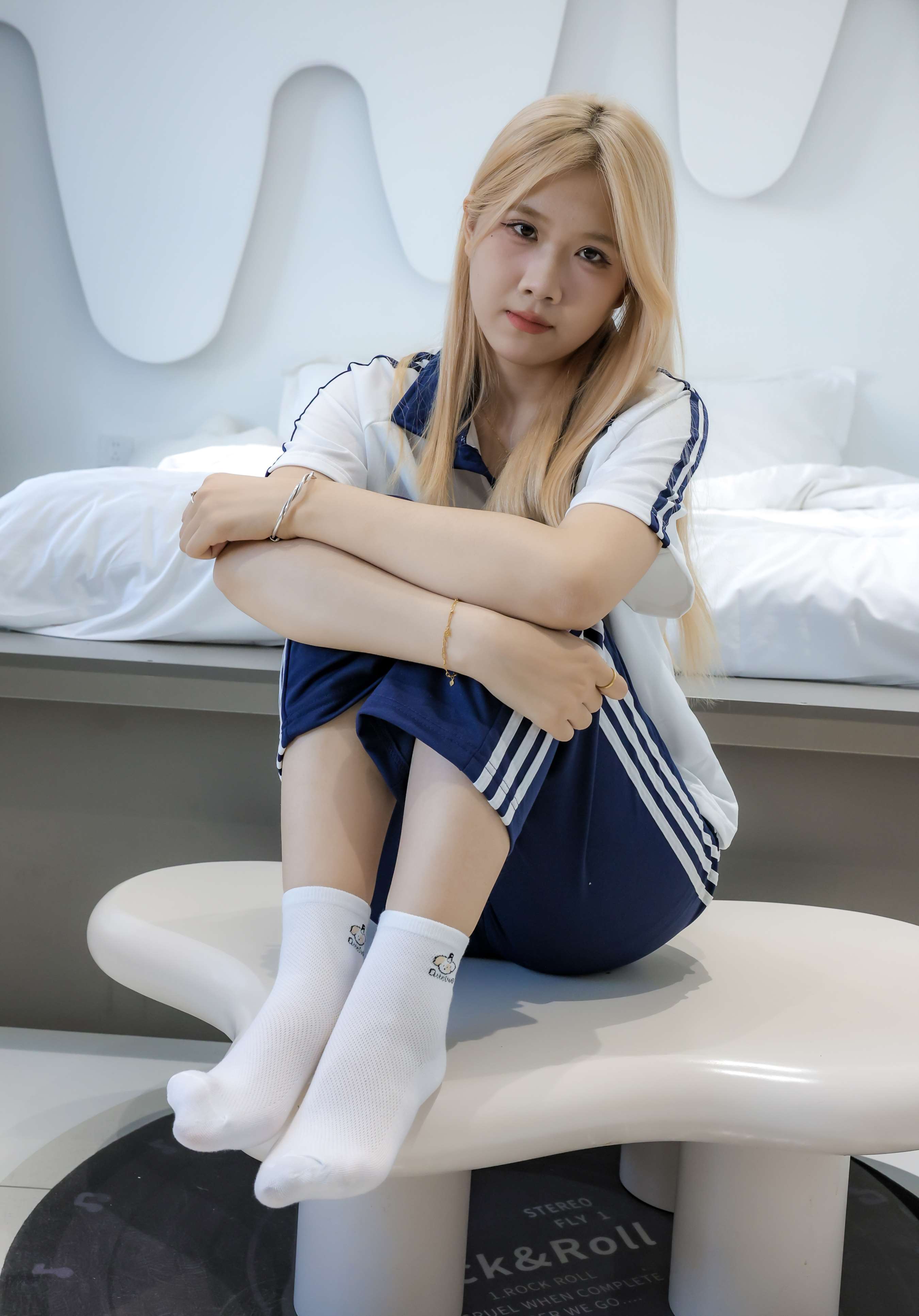 《栗子校服の嫩足》作品图