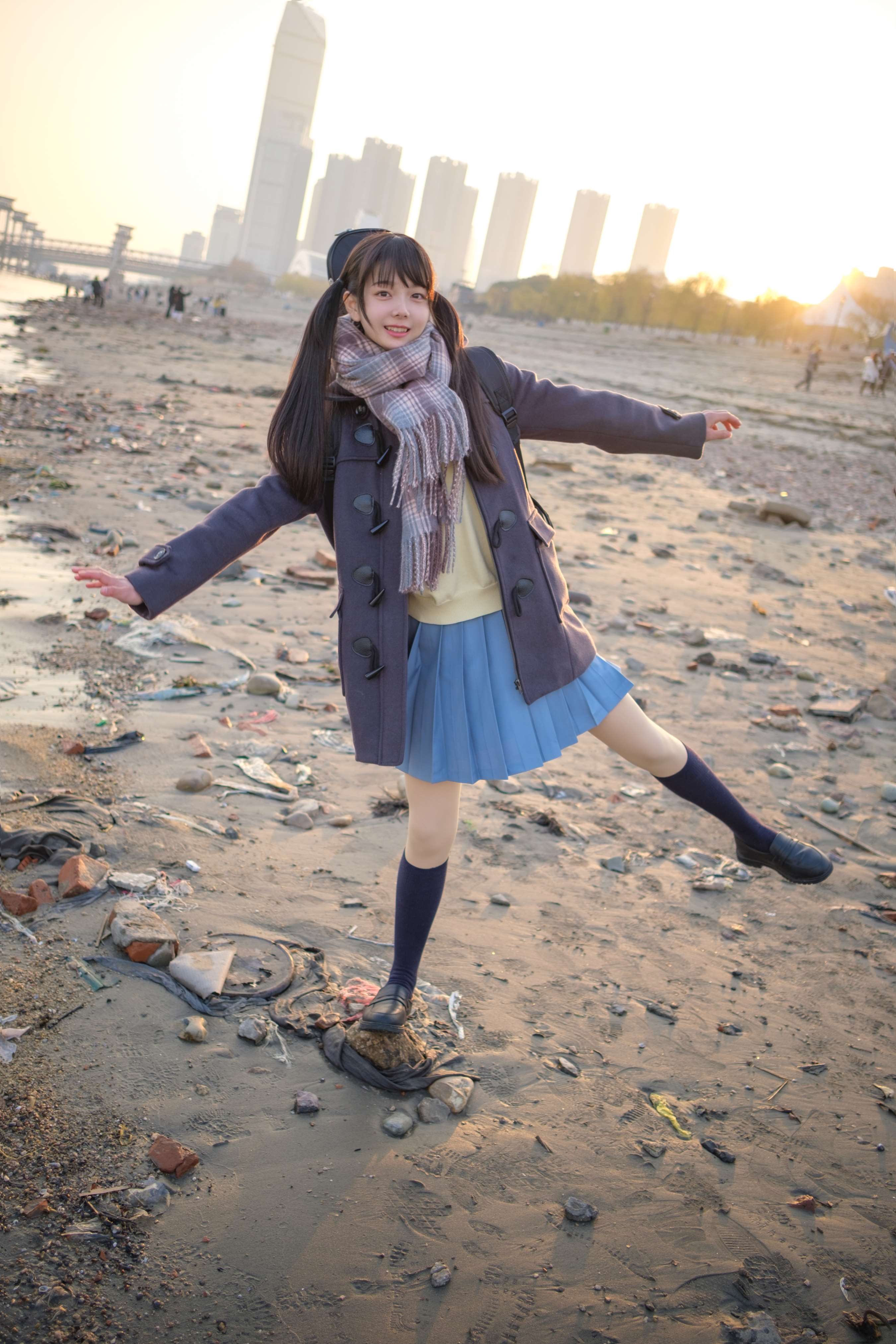 《吉他少女》作品图