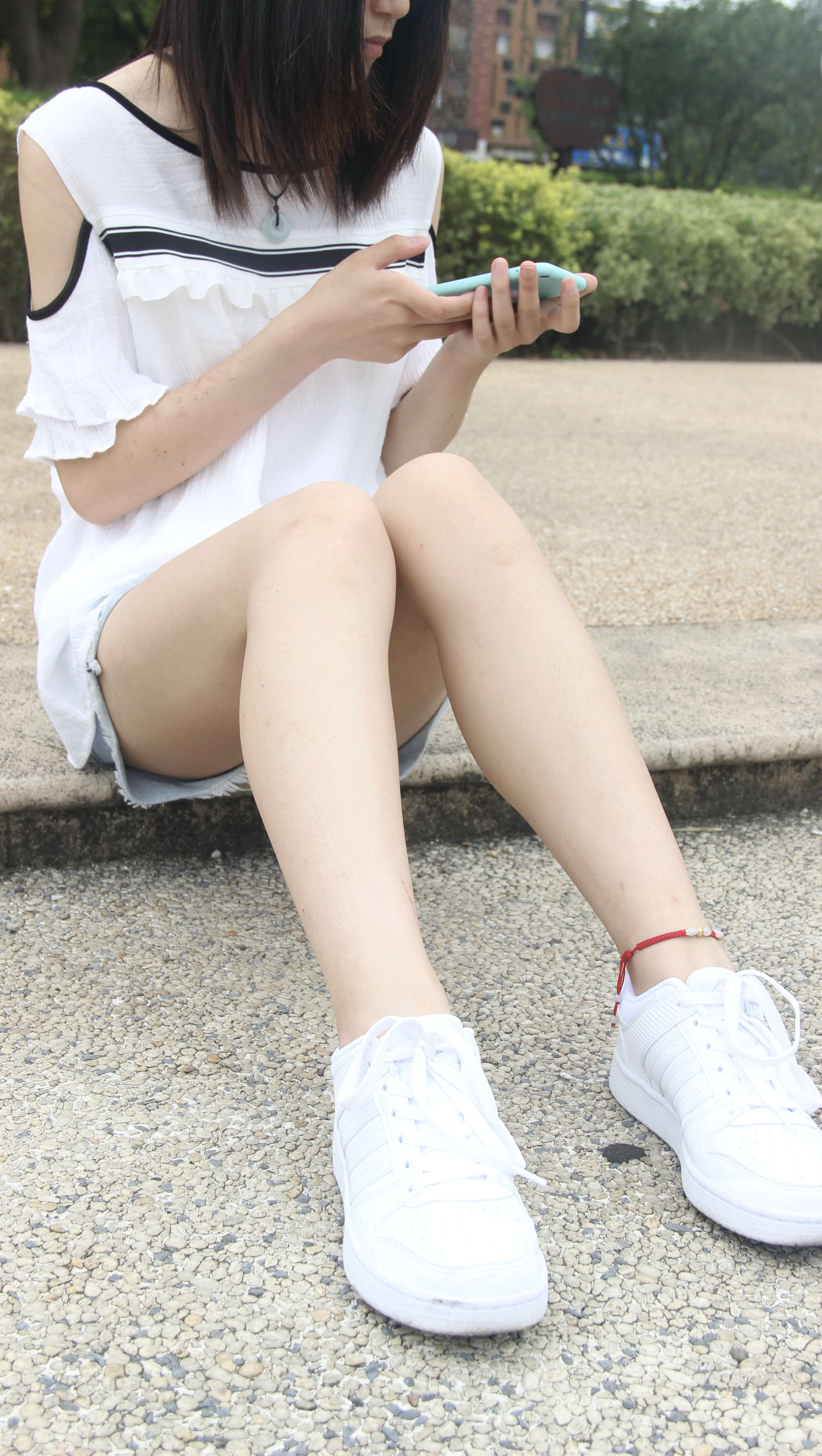 《热裤の粉船袜脚》作品图