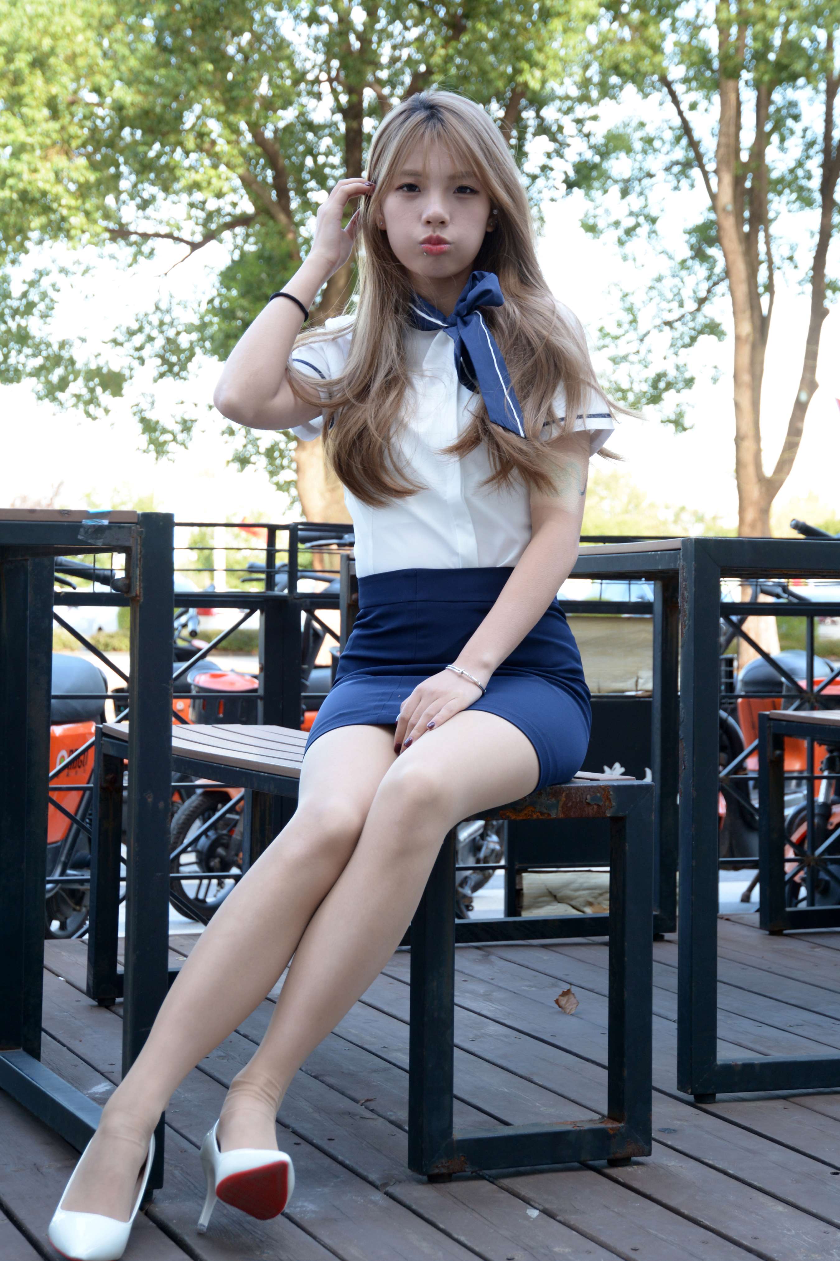 《番茄职业装高跟の丝足》作品图