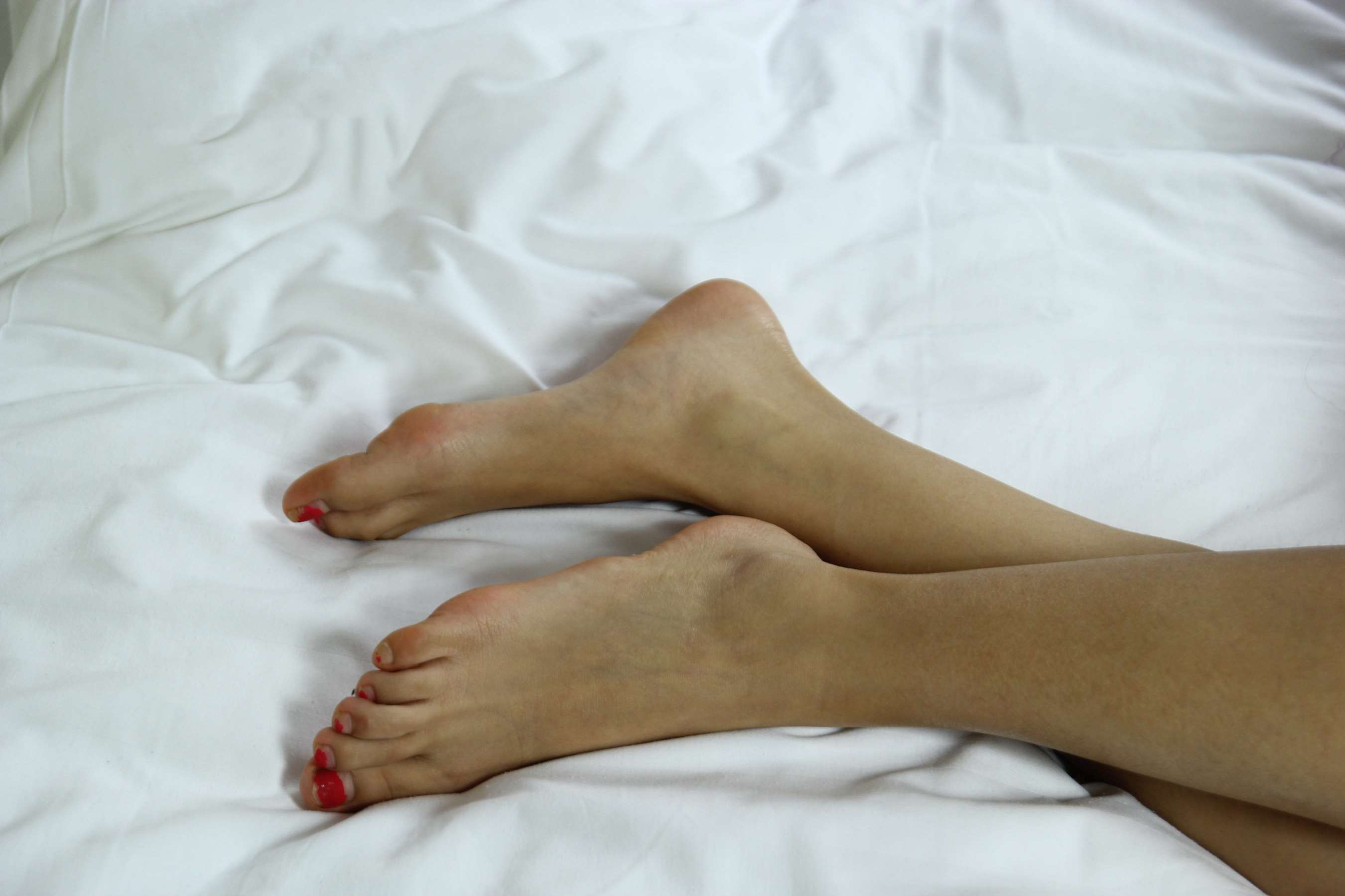 《花季少女“小依”的玉足》作品图