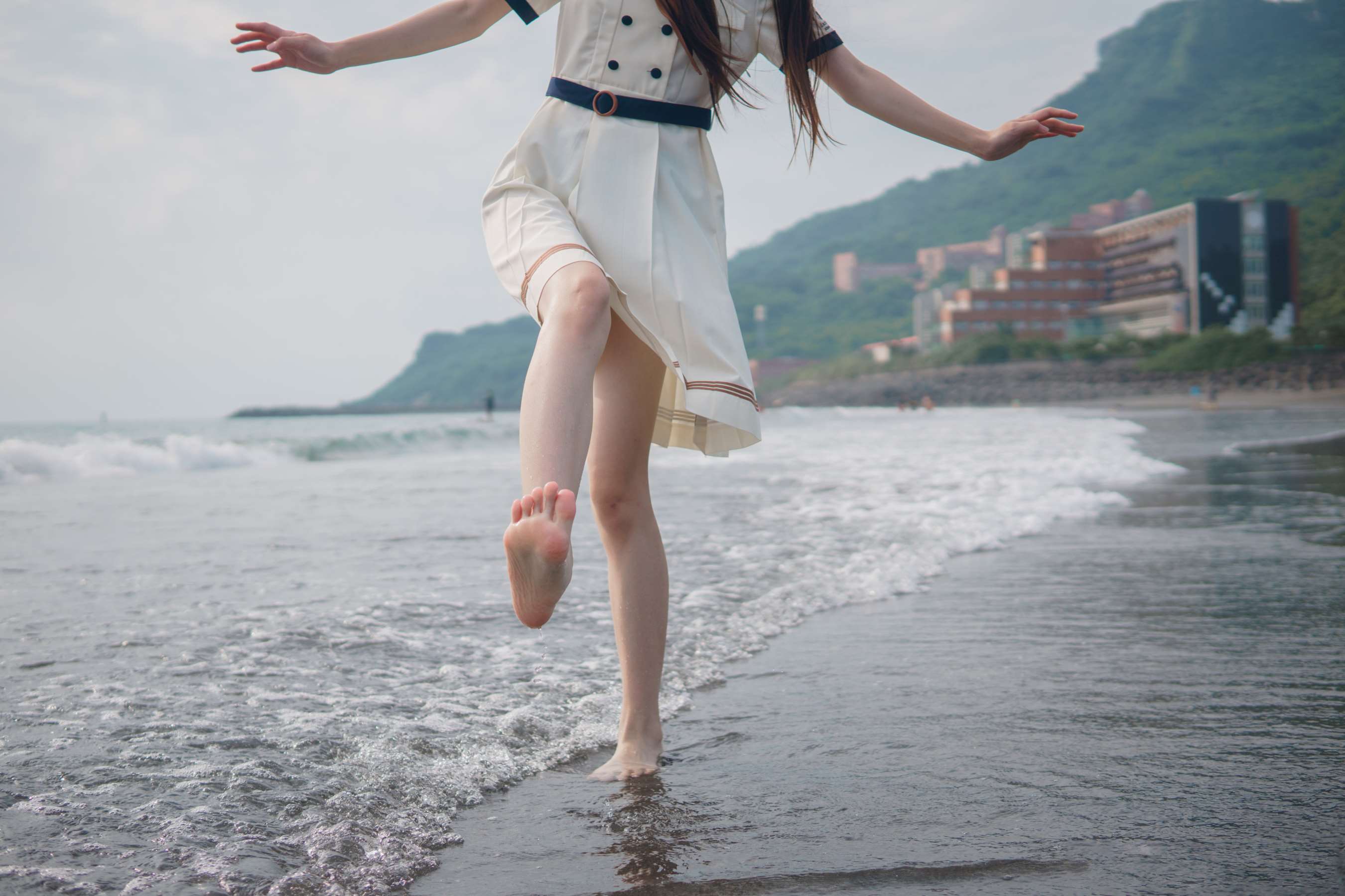 《JK盛夏服海边戏水》作品图