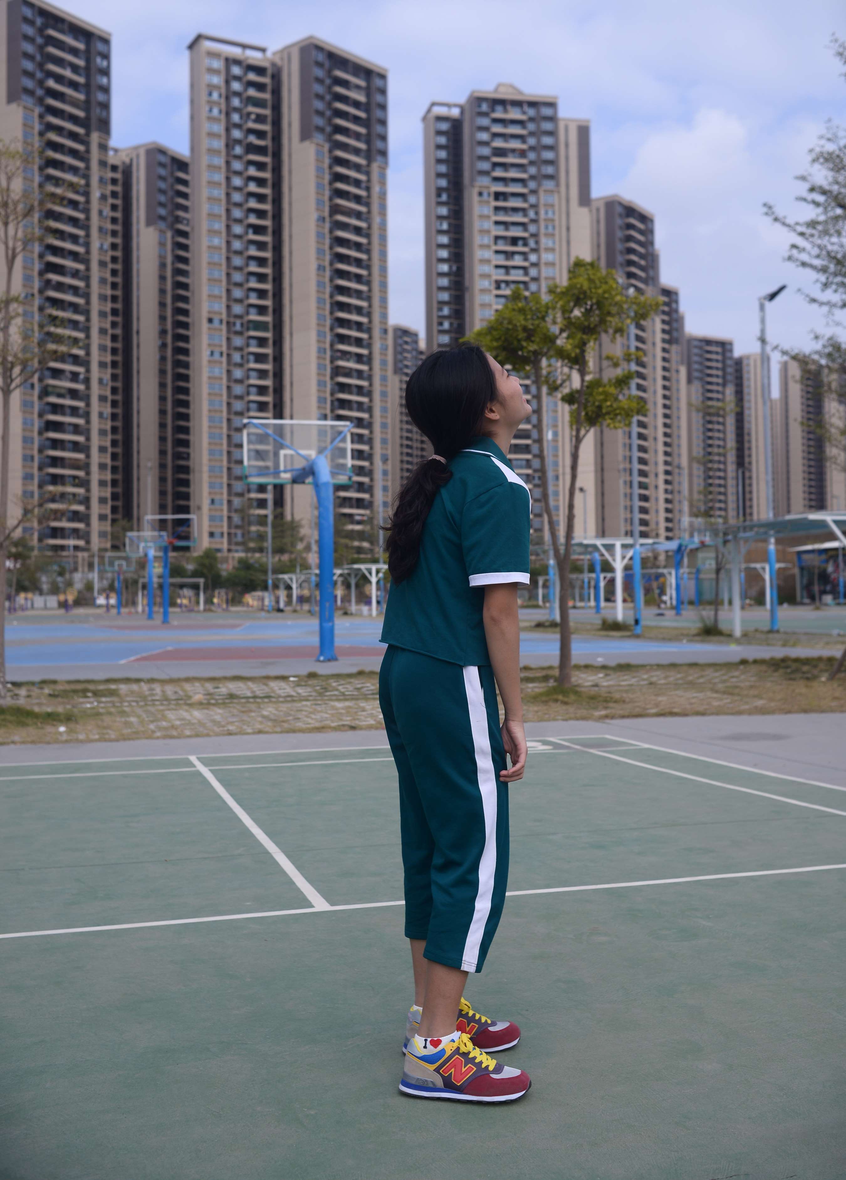 《周子琪 校服の棉袜脚》作品图