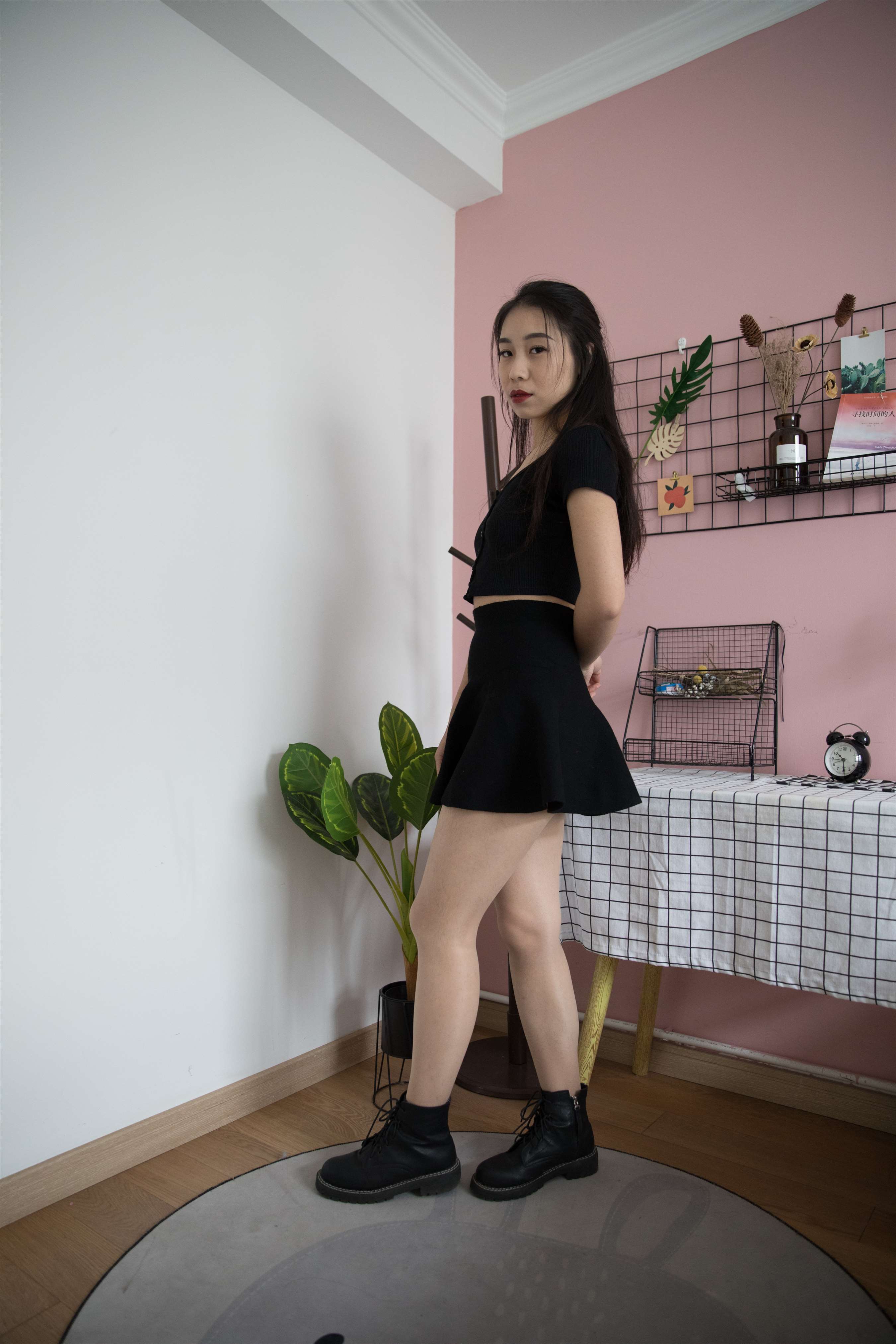 《连衣裙の短靴丝足【套图+视频1个】》作品图