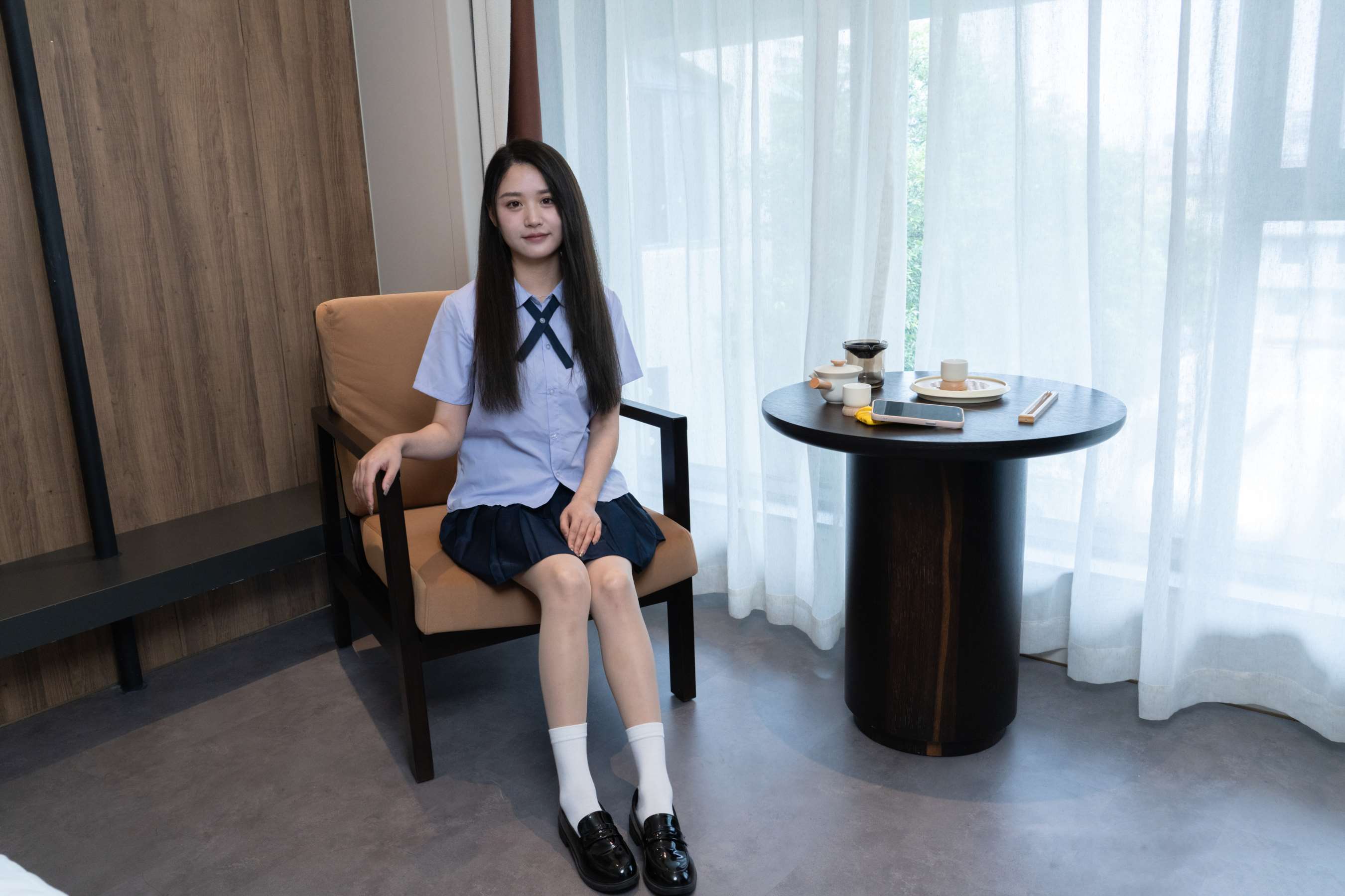 《澜澜 皮鞋、两双白棉袜、肉丝》作品图