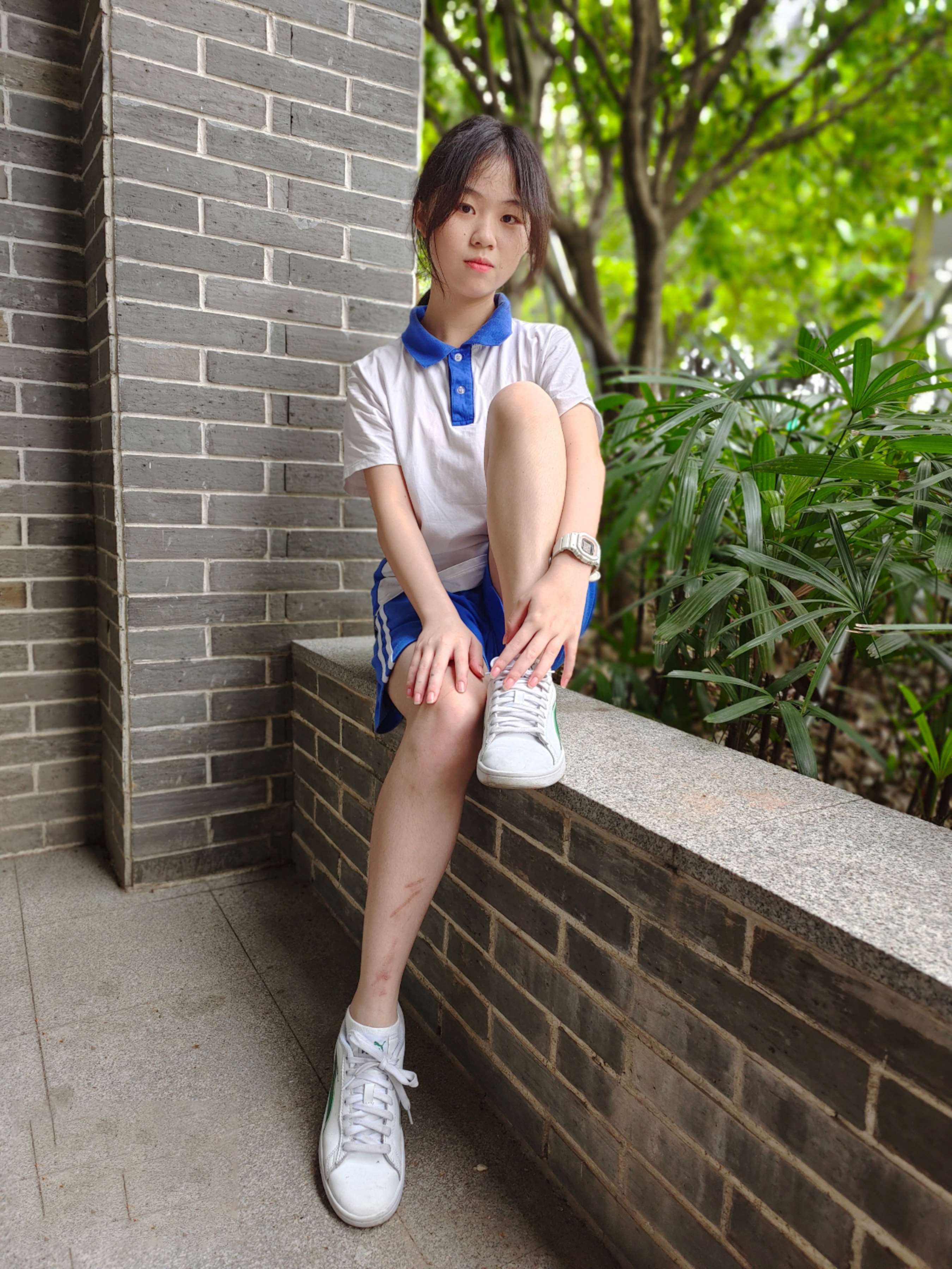 《学生小鱼校服の嫩足》作品图