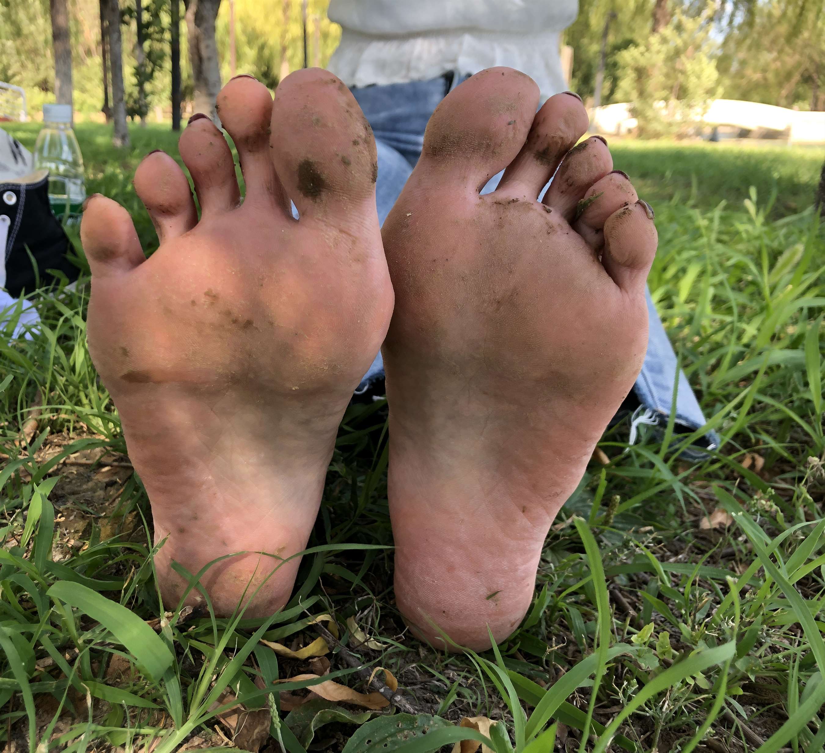 《乔乔脏脚底》作品图