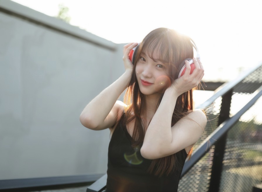 《阳光音乐少女》作品图