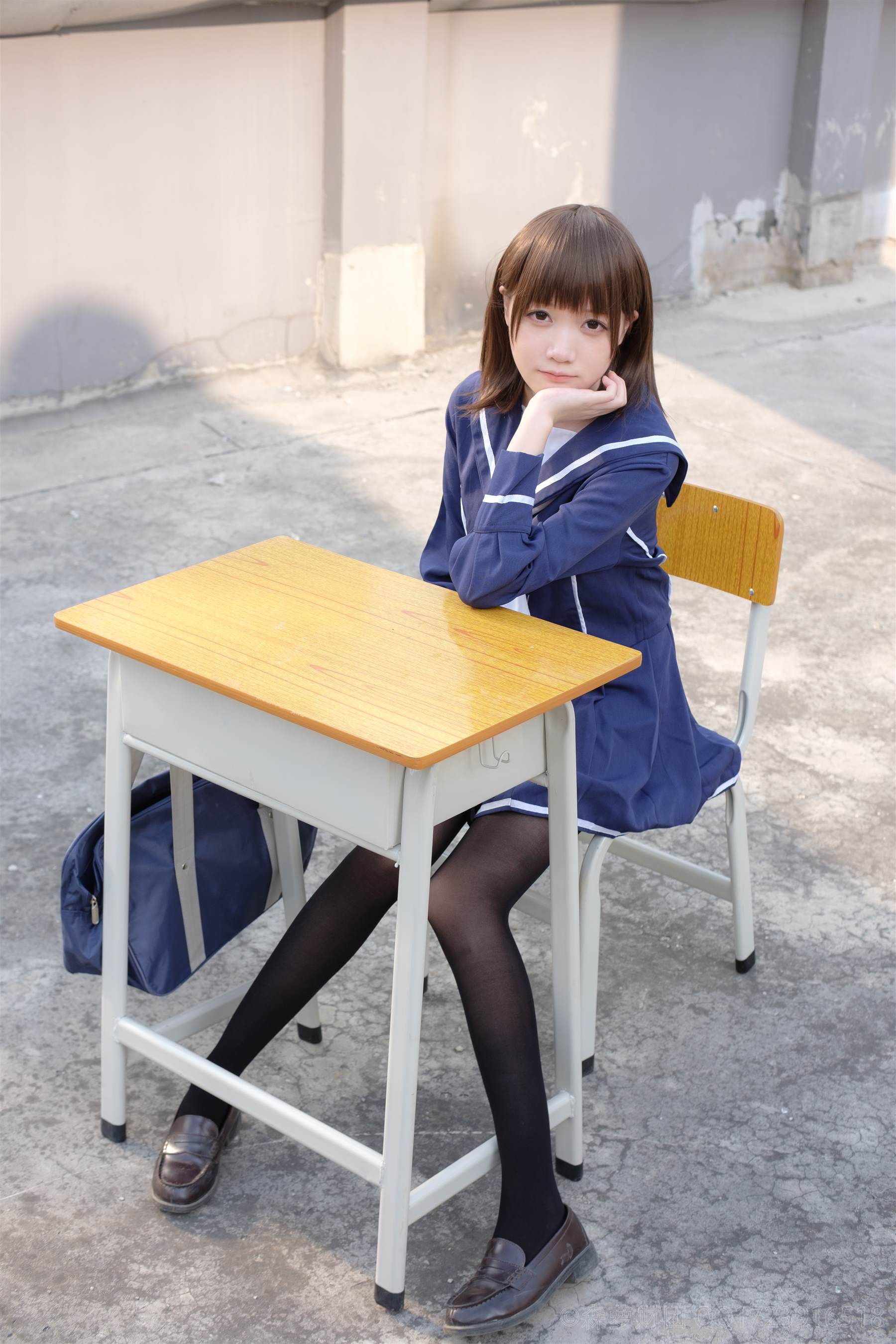 《cosplay校服装の黑丝脚丫+视频一个》作品图