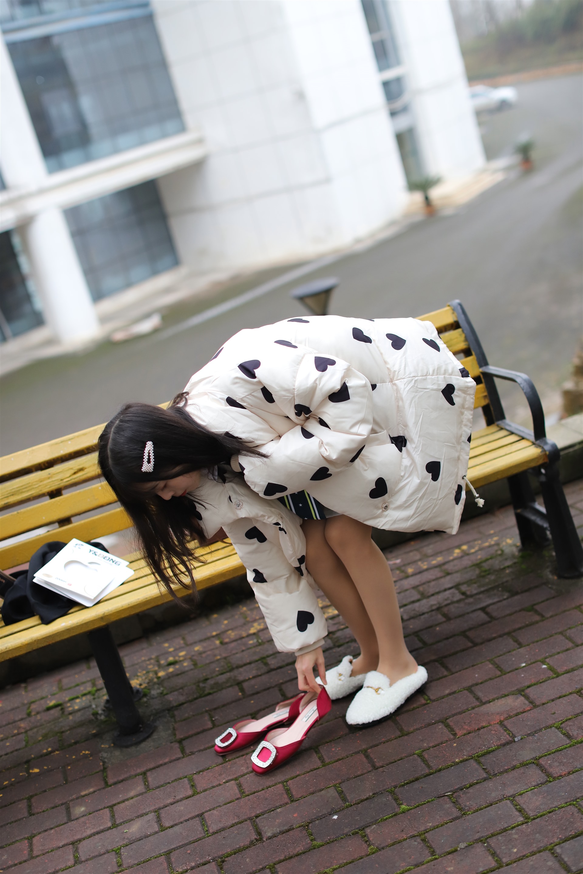 《大二学妹丝袜嫩脚丫》作品图