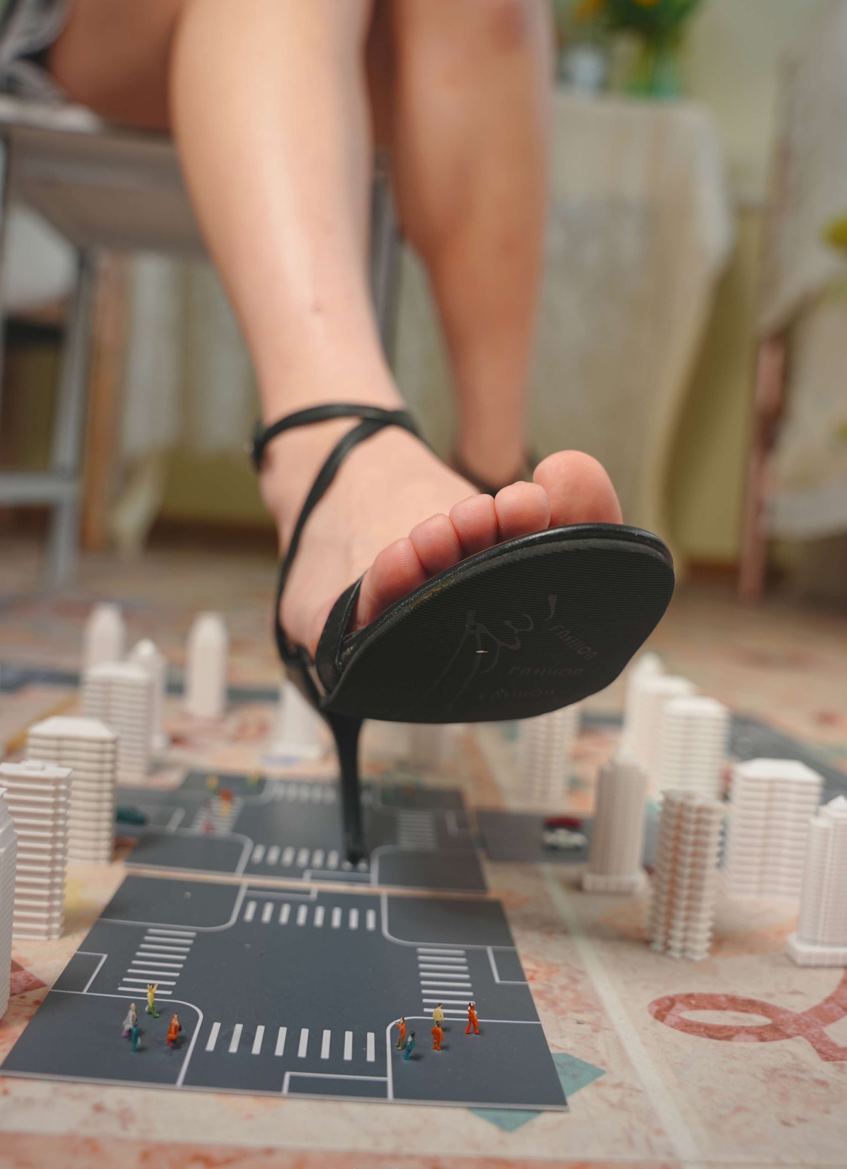 《姜姜-梦境误入小人国》作品图