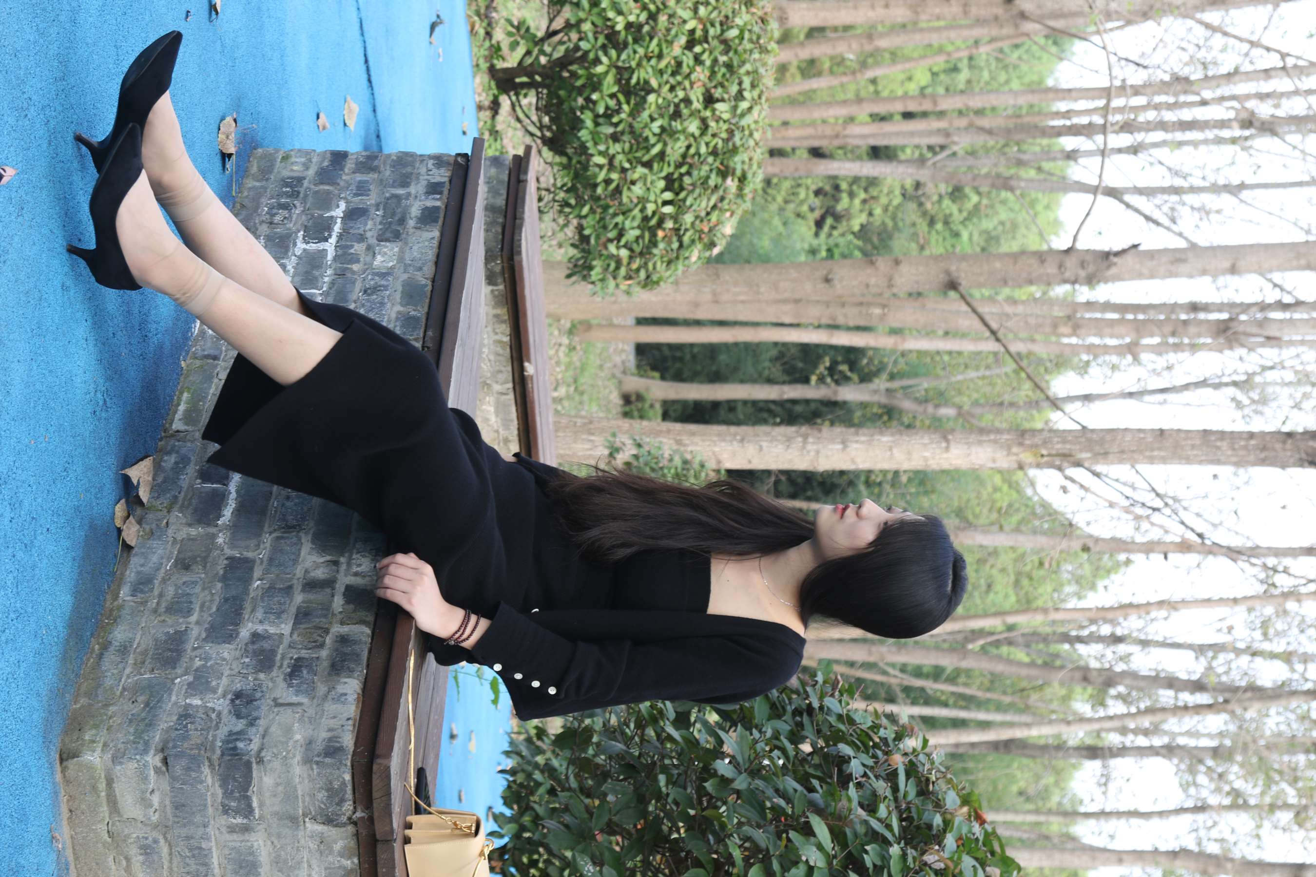 《某高校研究生小姐姐日常拍照打卡生活》作品图