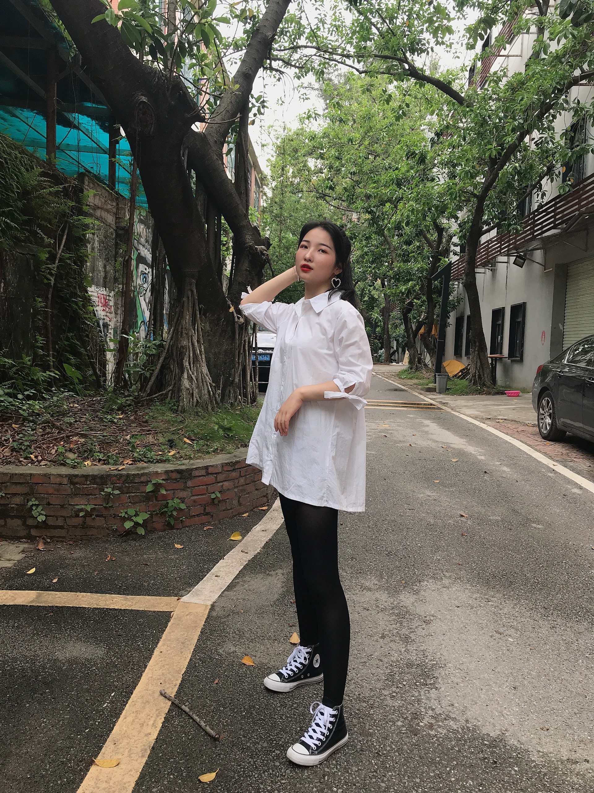 《学姐帆布鞋の丝袜脚丫+2个视频》作品图