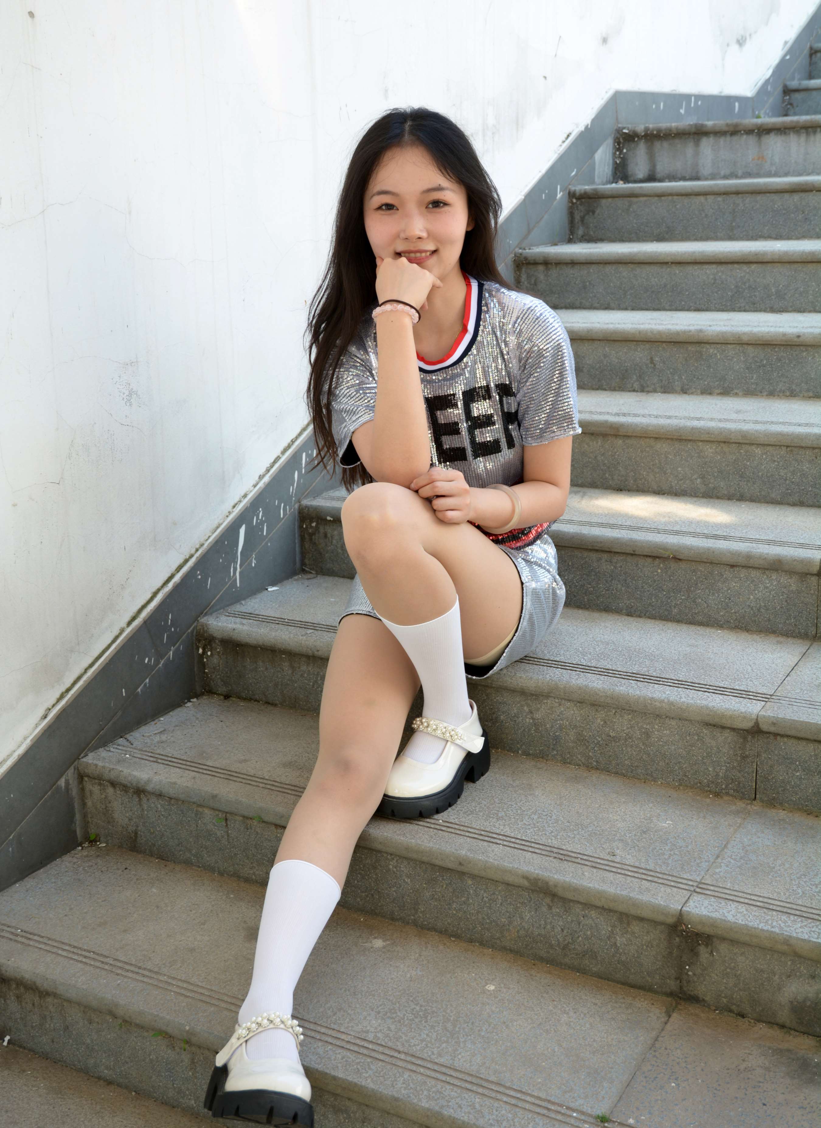 《芸芸白袜套丝》作品图