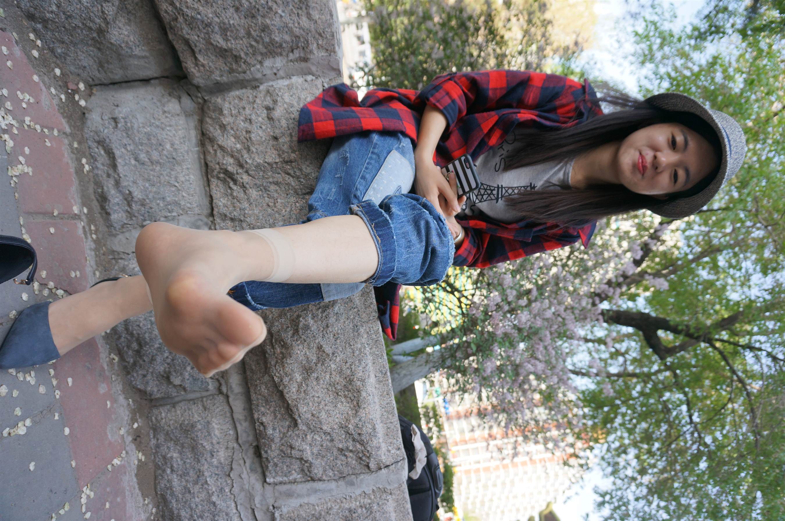 《小雨的丝脚丫》作品图