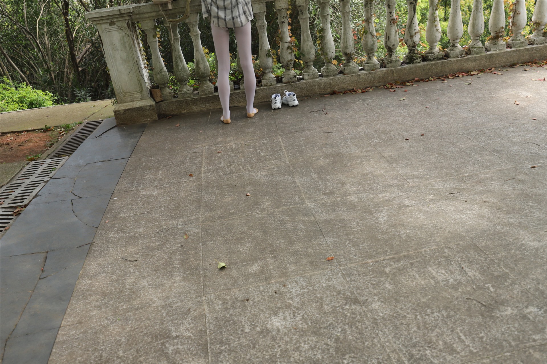 《学妹练舞丝袜脚丫》作品图