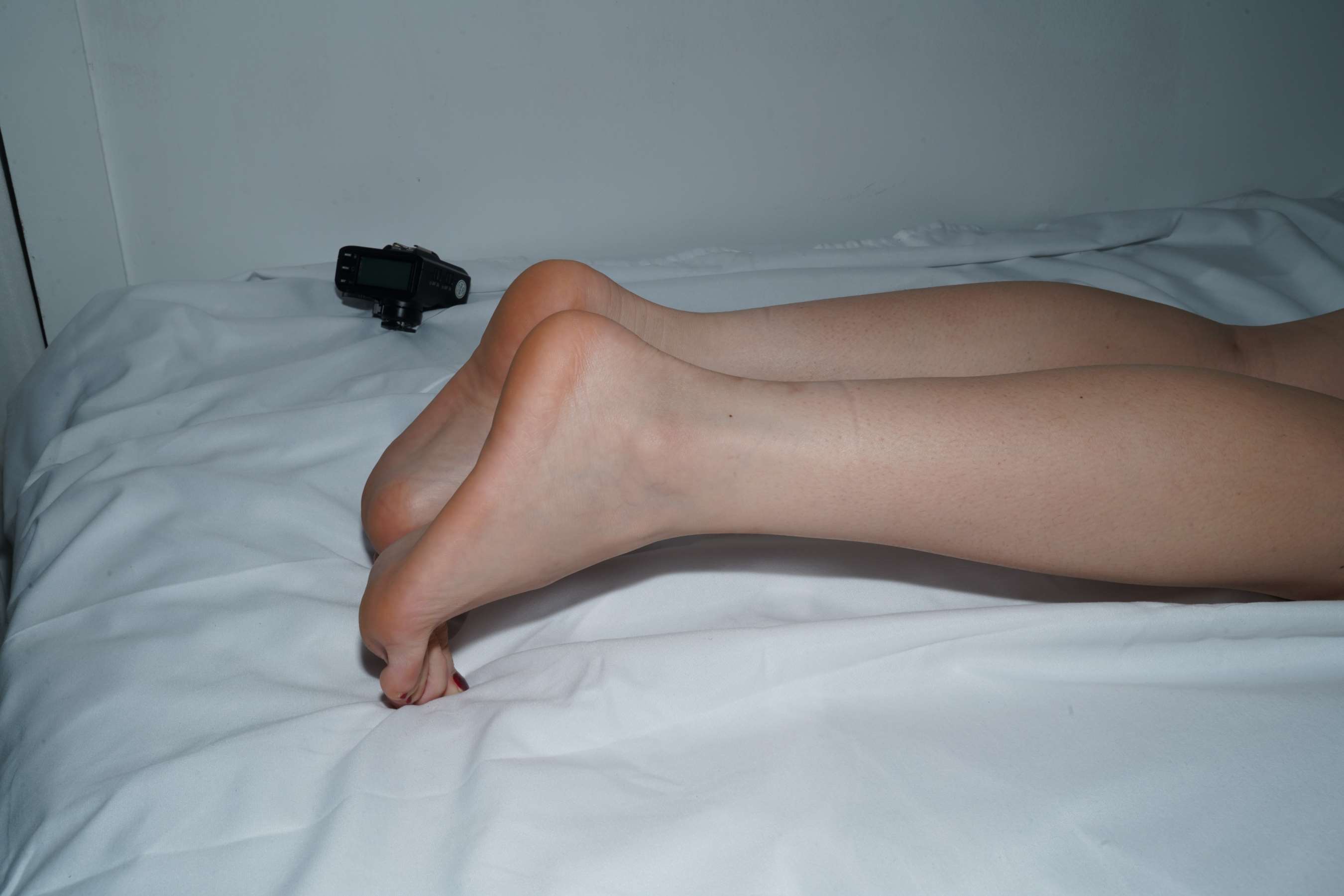 《大美女秀婷展示36码原味脚丫》作品图