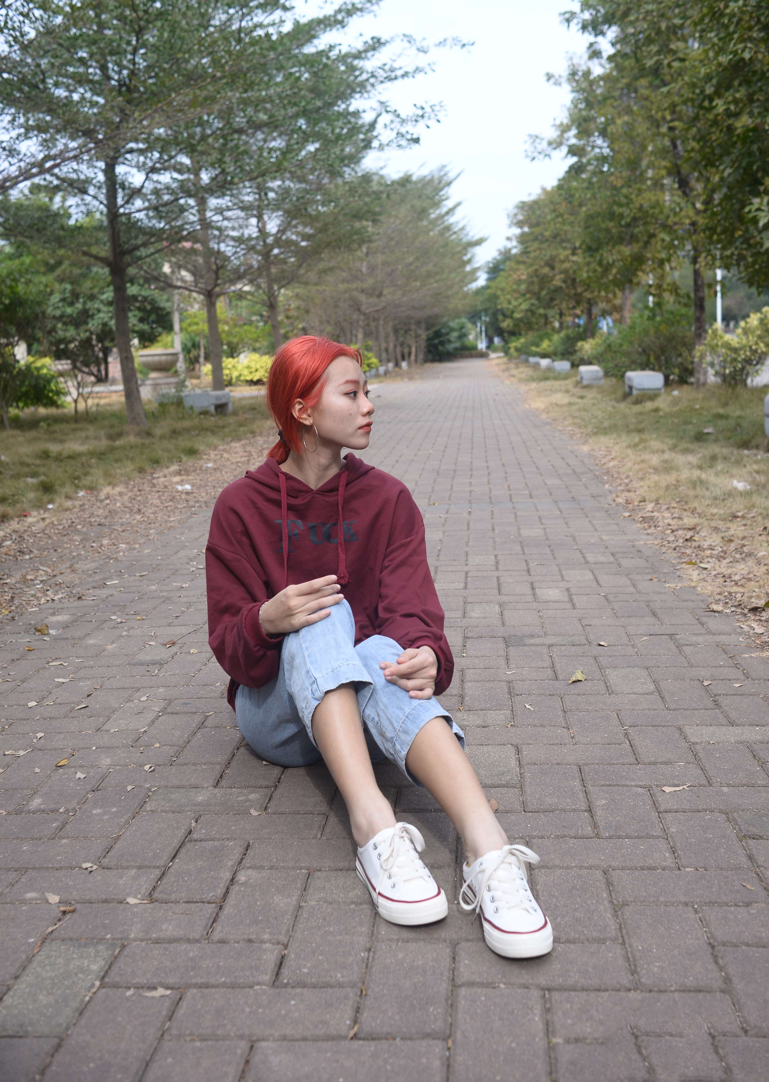 《彤彤 尘埃里的花朵》作品图