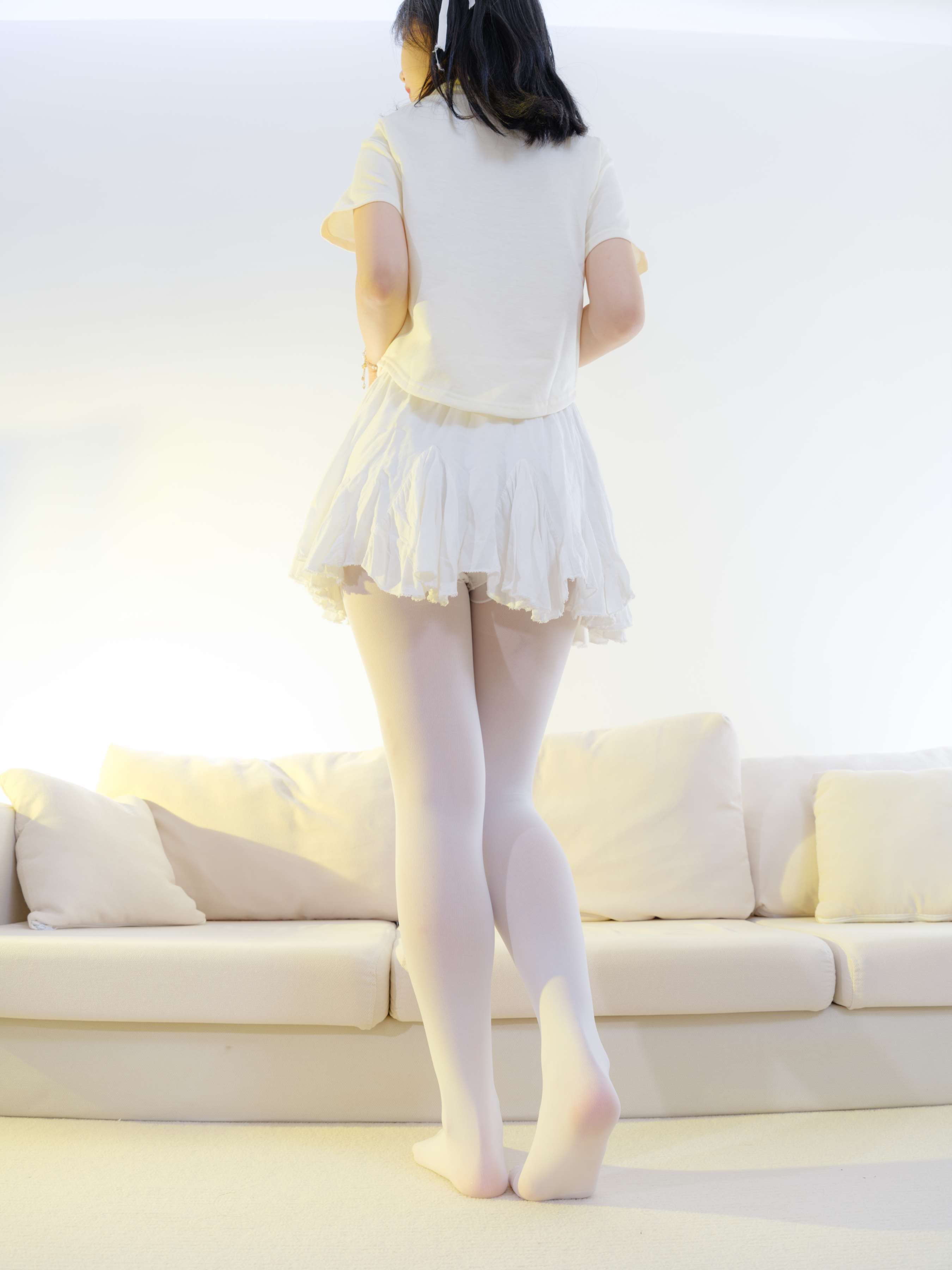 《小樱白丝脚丫》作品图