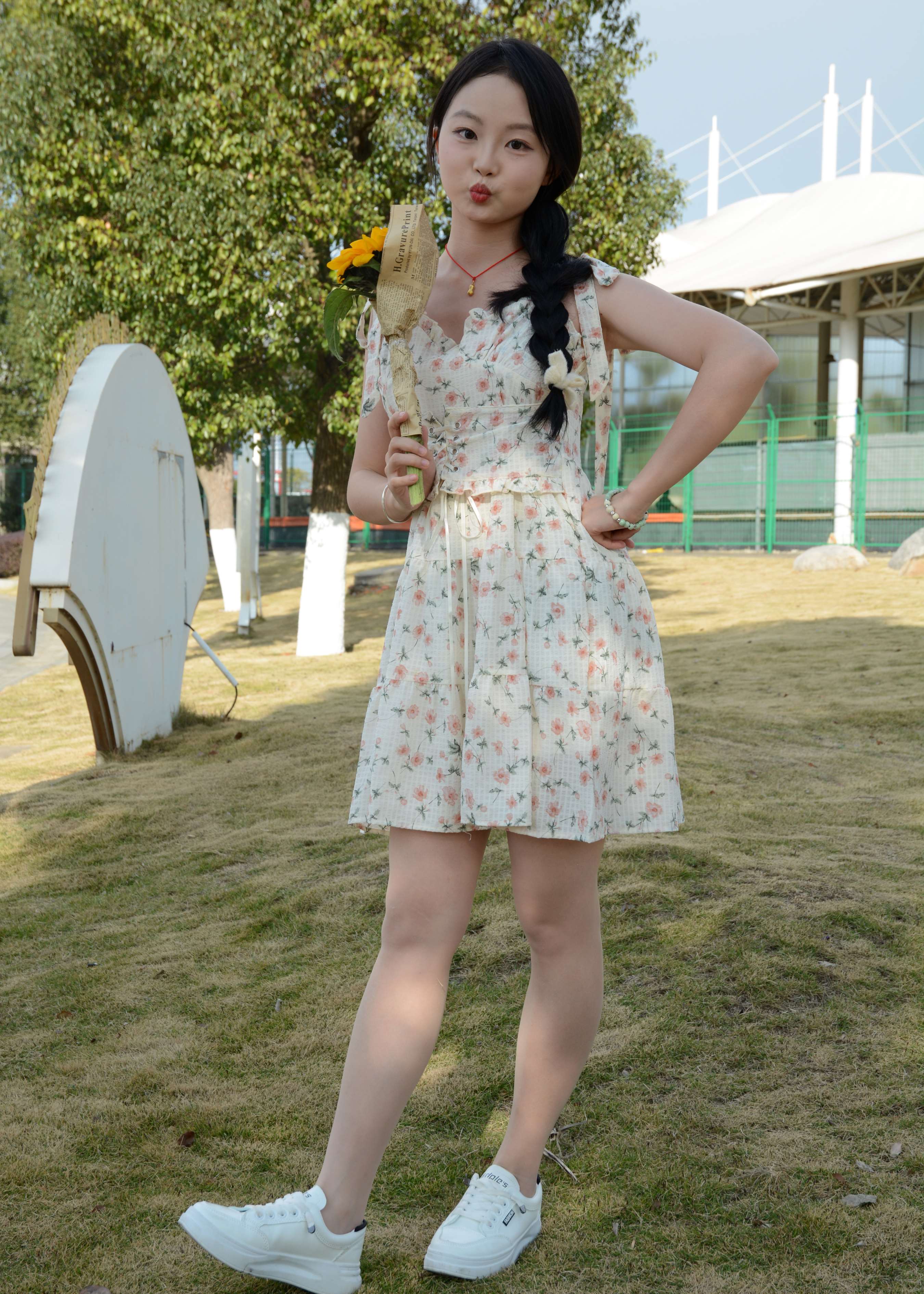 《双双-迎春碎花裙》作品图