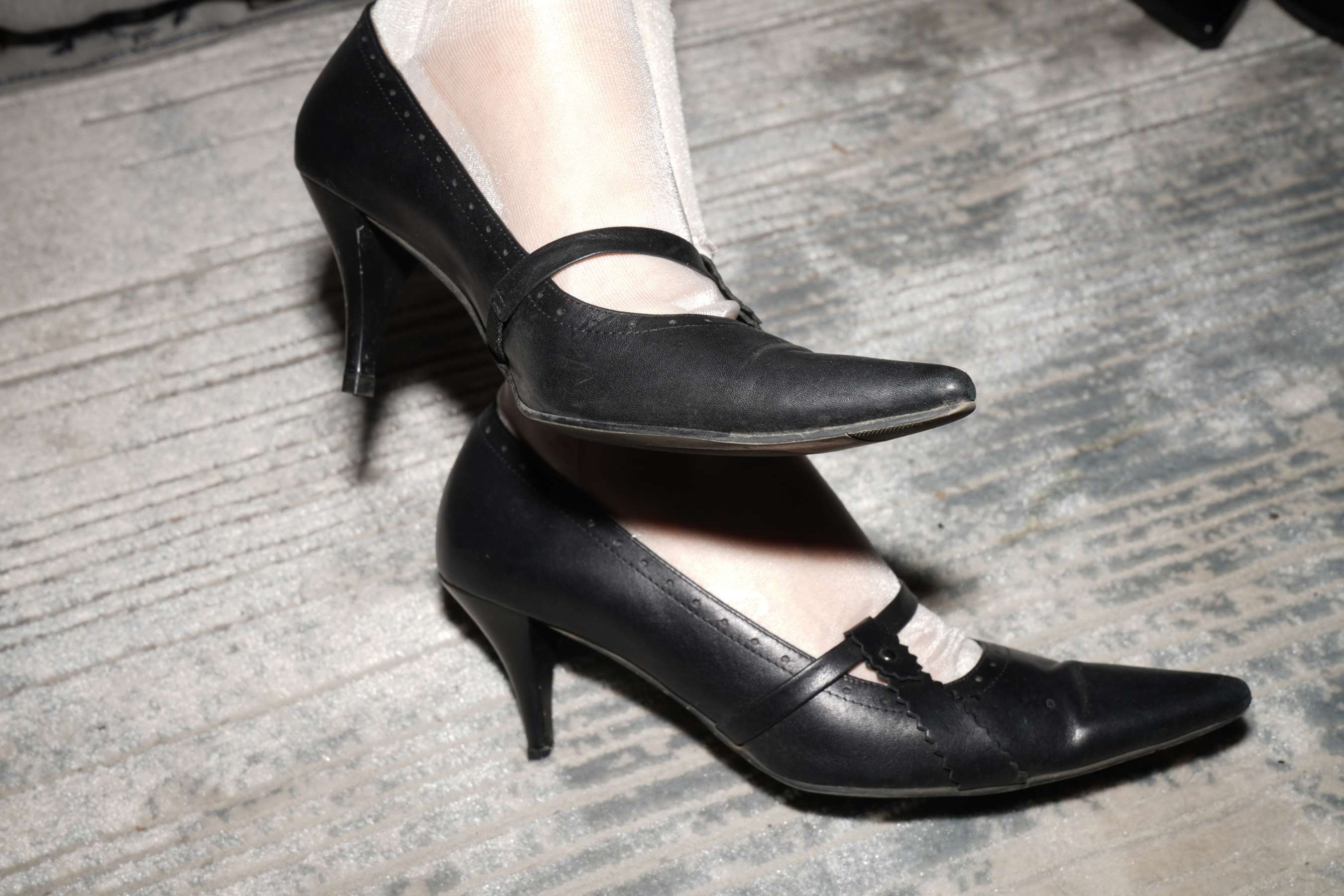 《Anne的诱人锦纶白丝戏高跟不易见到啊》作品图