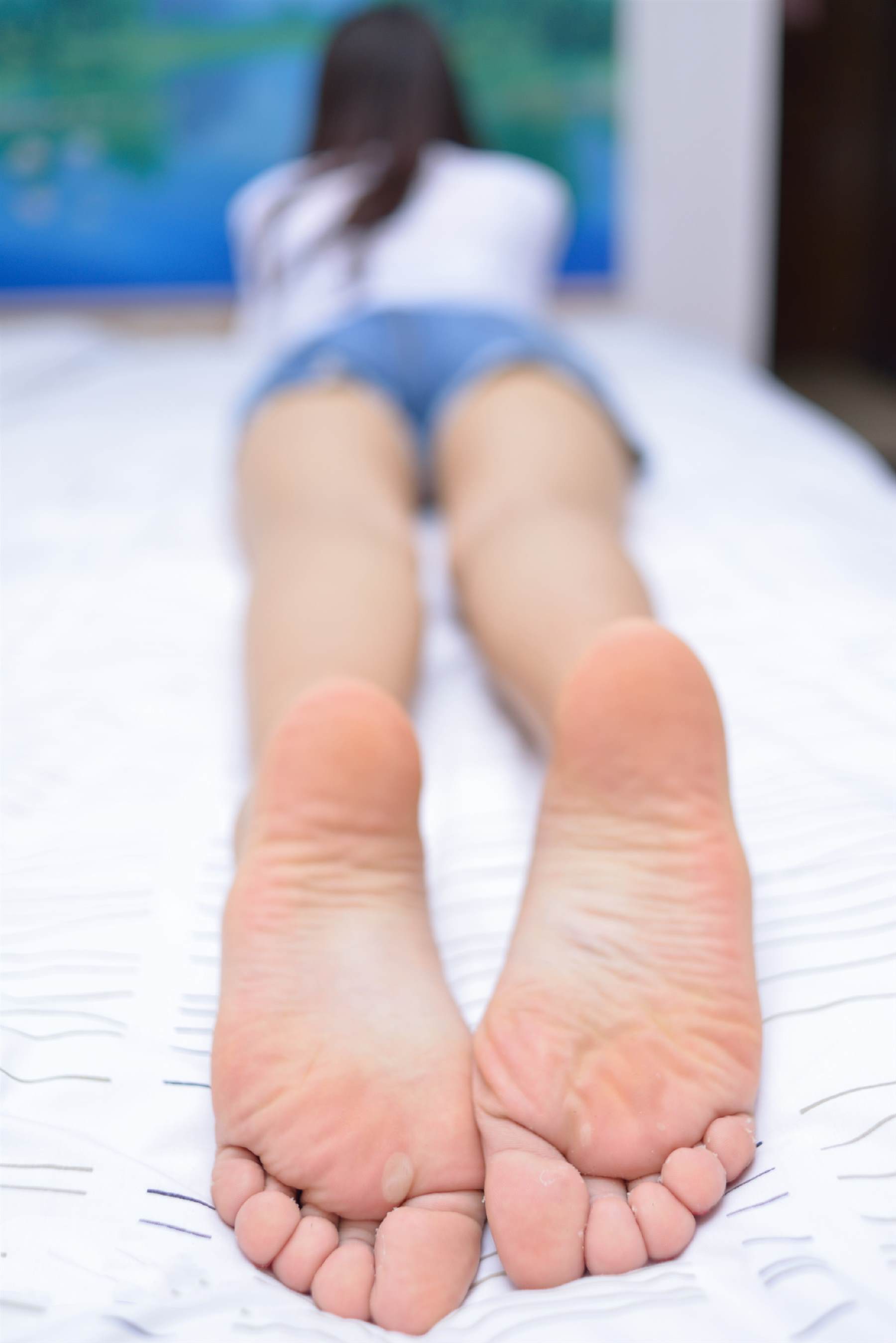 《果果的裸足脚丫》作品图