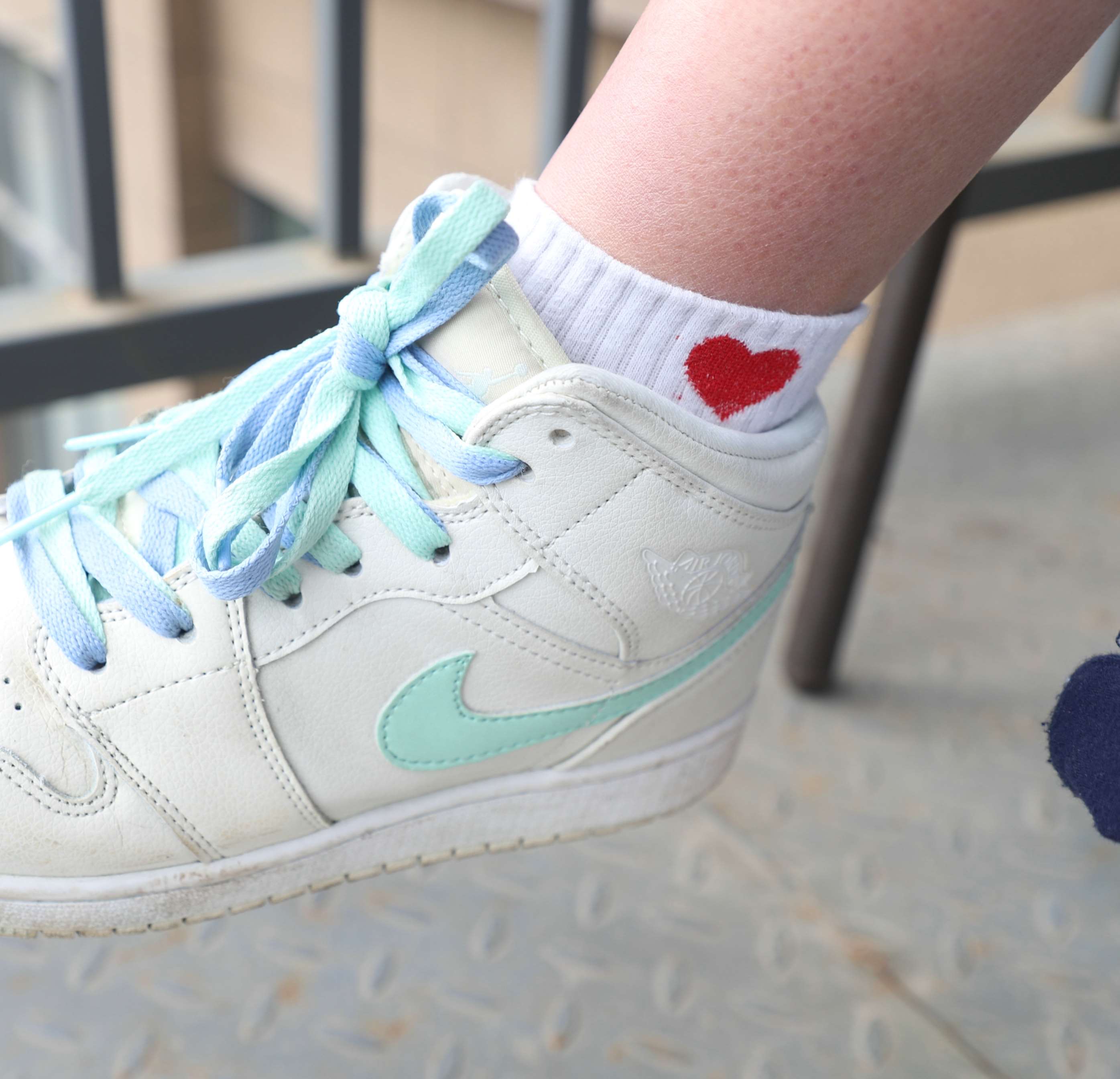 《板鞋の白棉袜脚丫》作品图